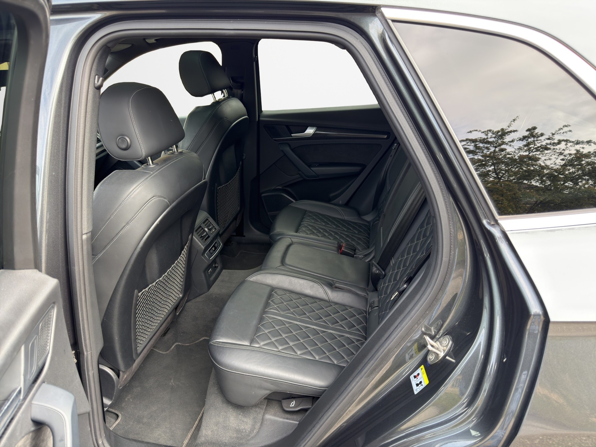 AUDI Q5 55 TFSI e sport quattro-image-11