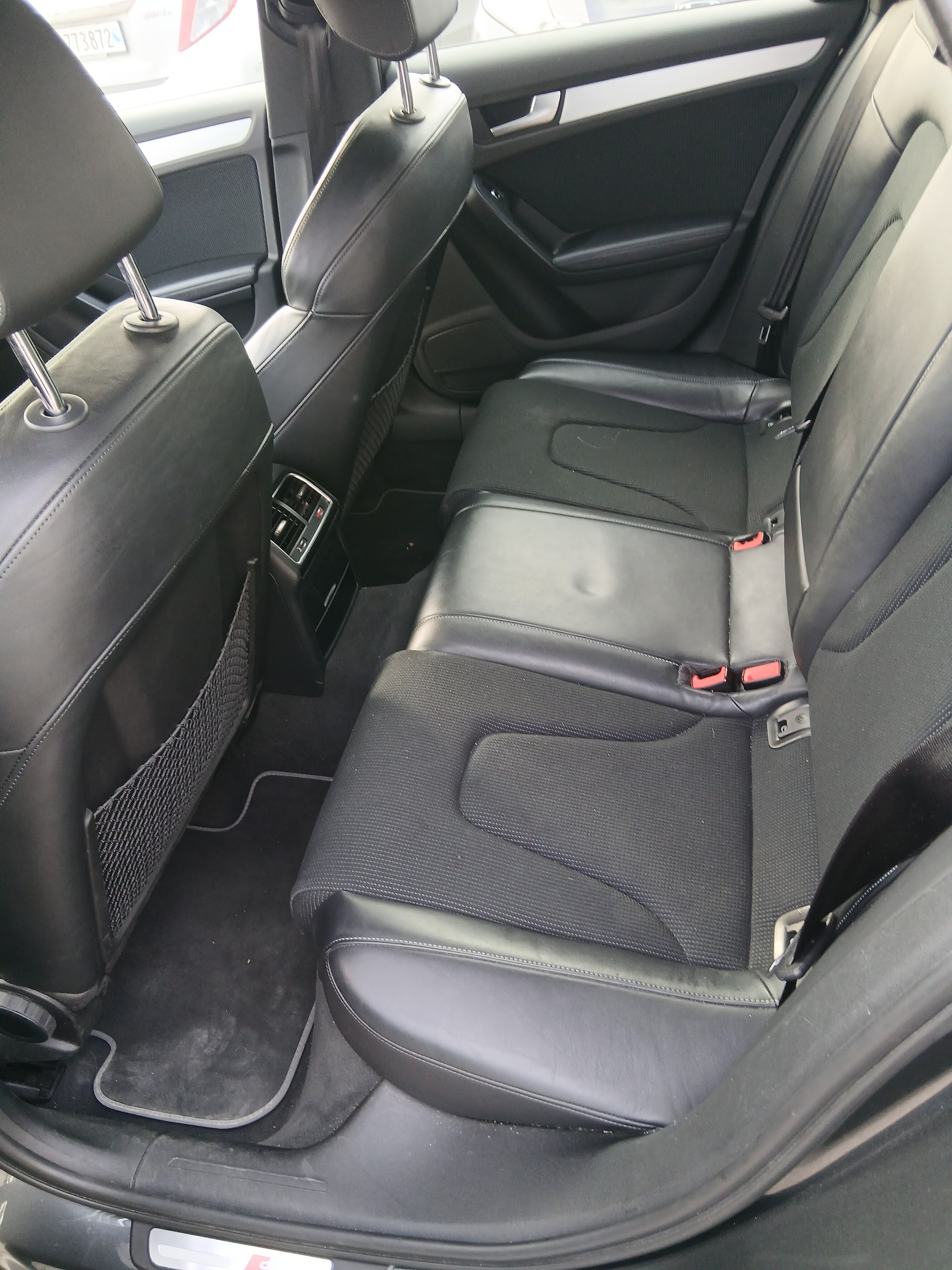 AUDI A4 Avant 1.8 TFSI multitronic-image-8