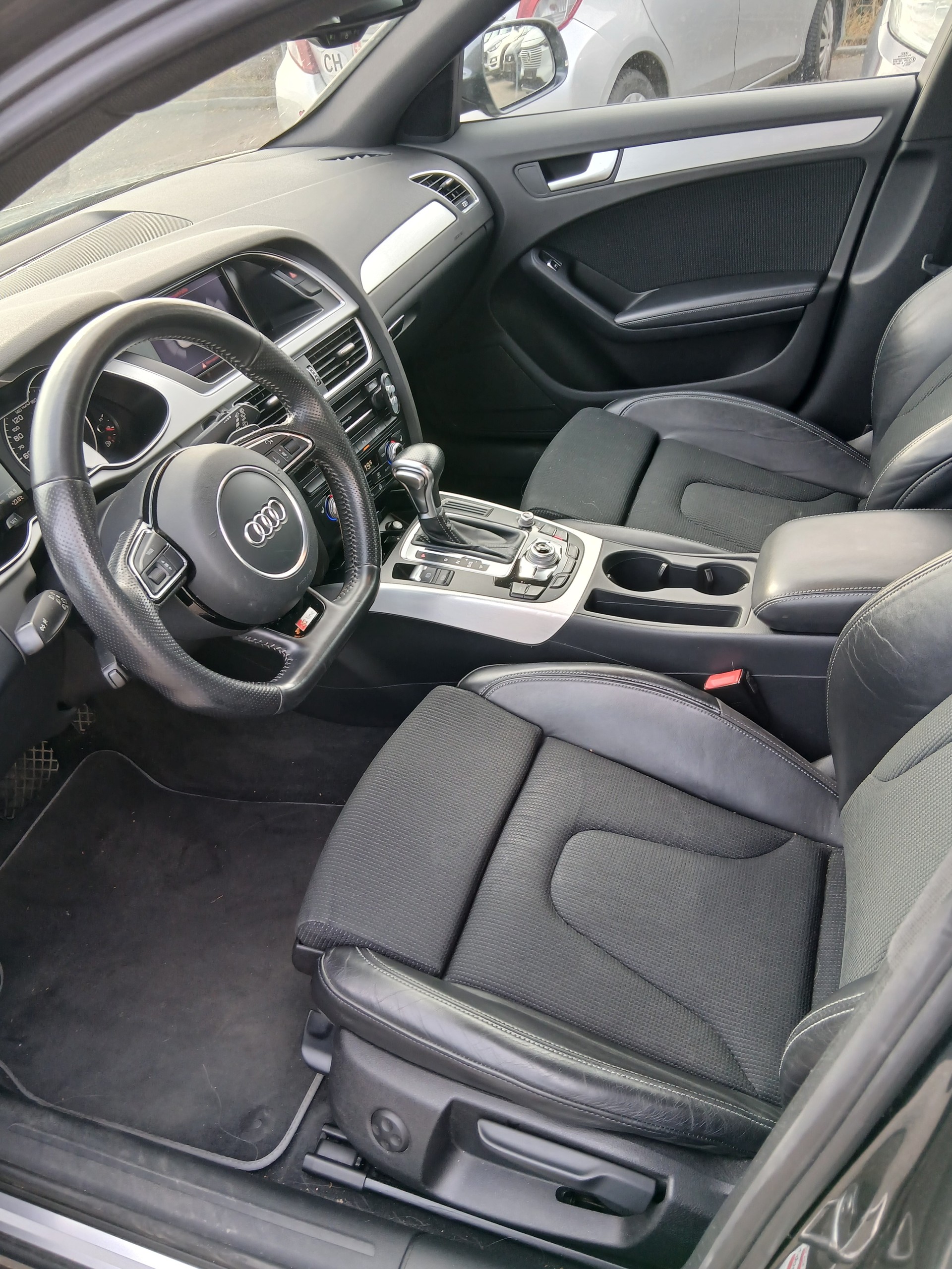 AUDI A4 Avant 1.8 TFSI multitronic-image-7