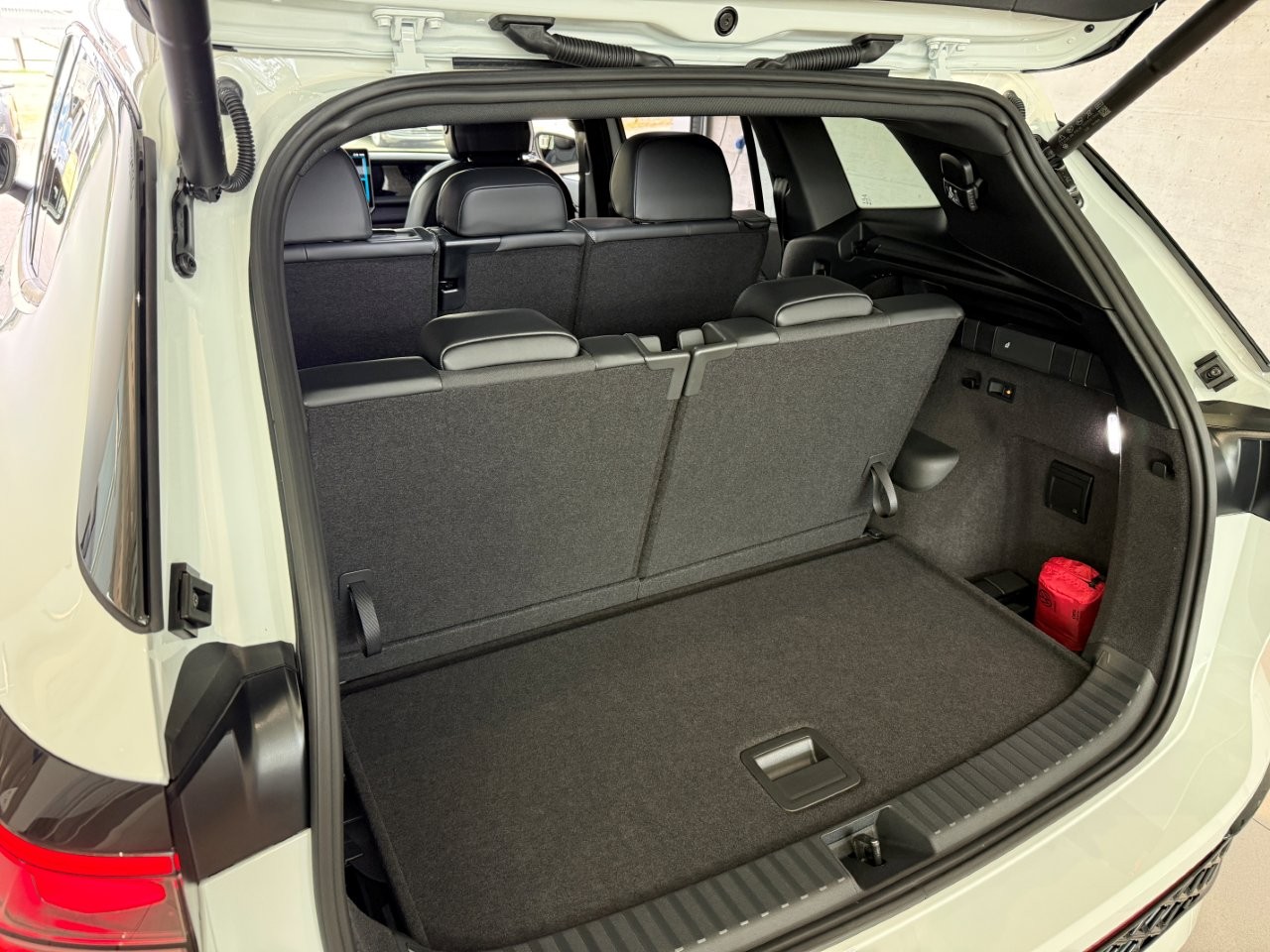 VW Tayron 2.0 TSI R-Line Plus DSG 4Motion-image-4