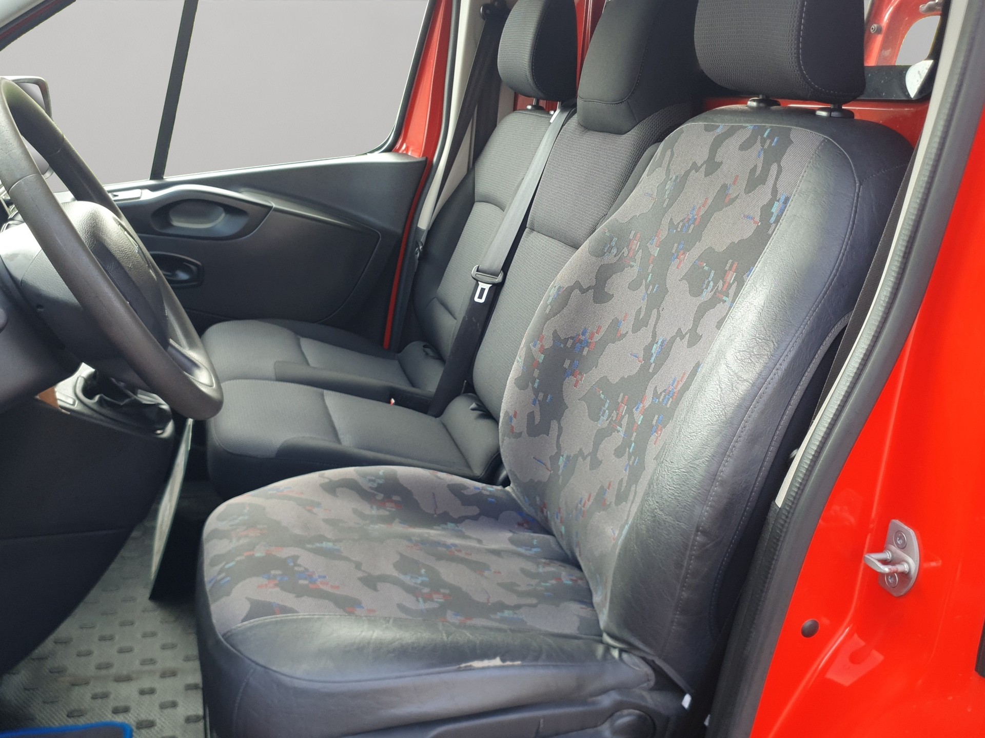 RENAULT Trafic 2.0 Energy dCi 120 3.0t Business L1H1-image-10
