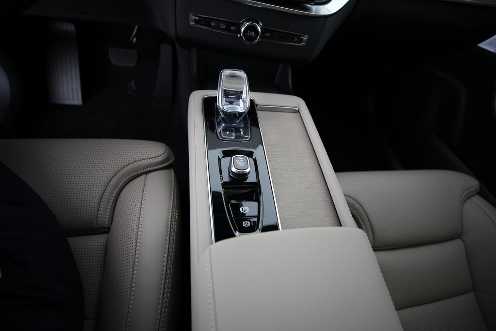 VOLVO XC90 2.0 T8 TE Ultra Dark eAWD-image-8