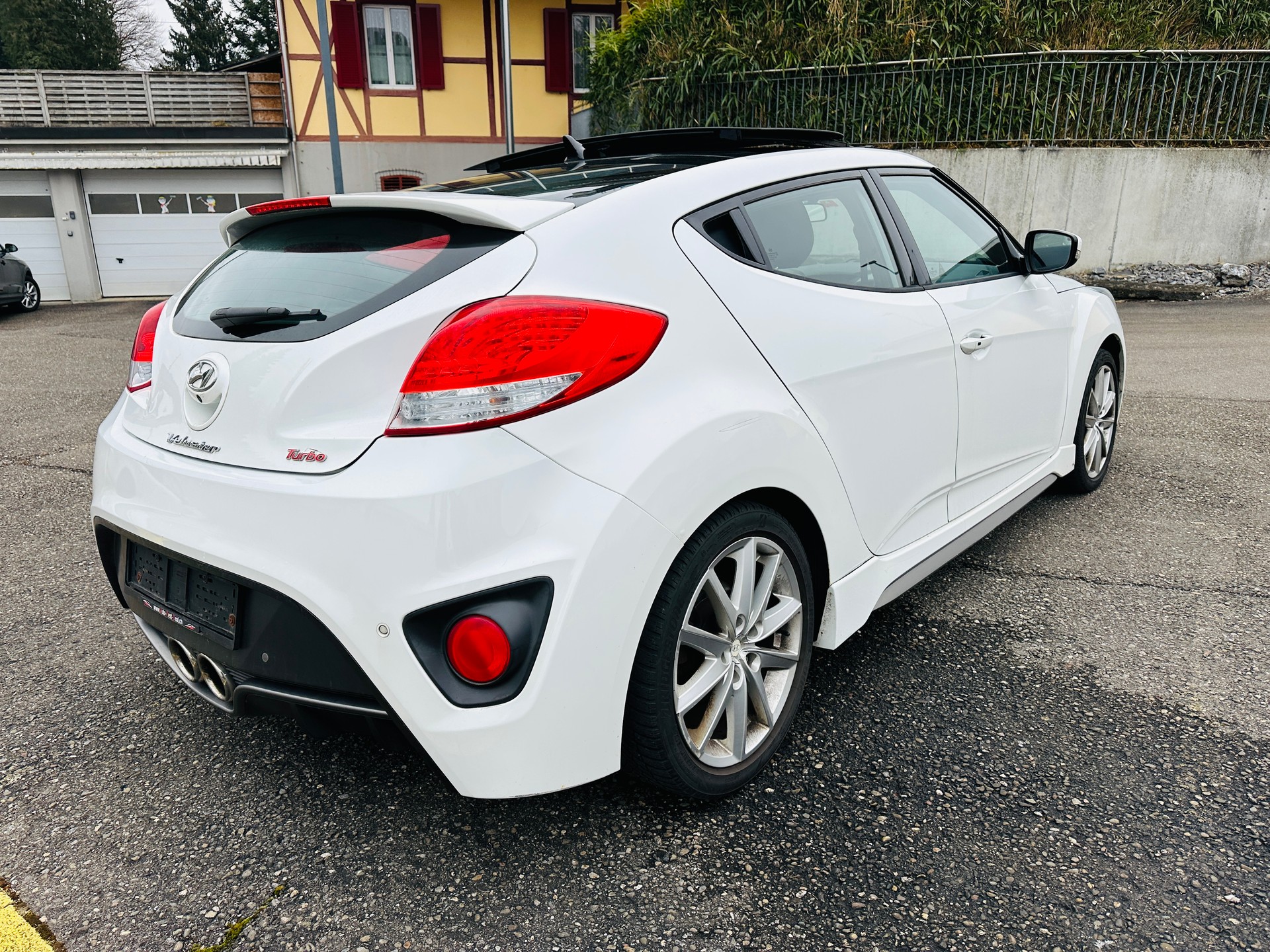 HYUNDAI Veloster 1.6 Turbo GDI-image-9