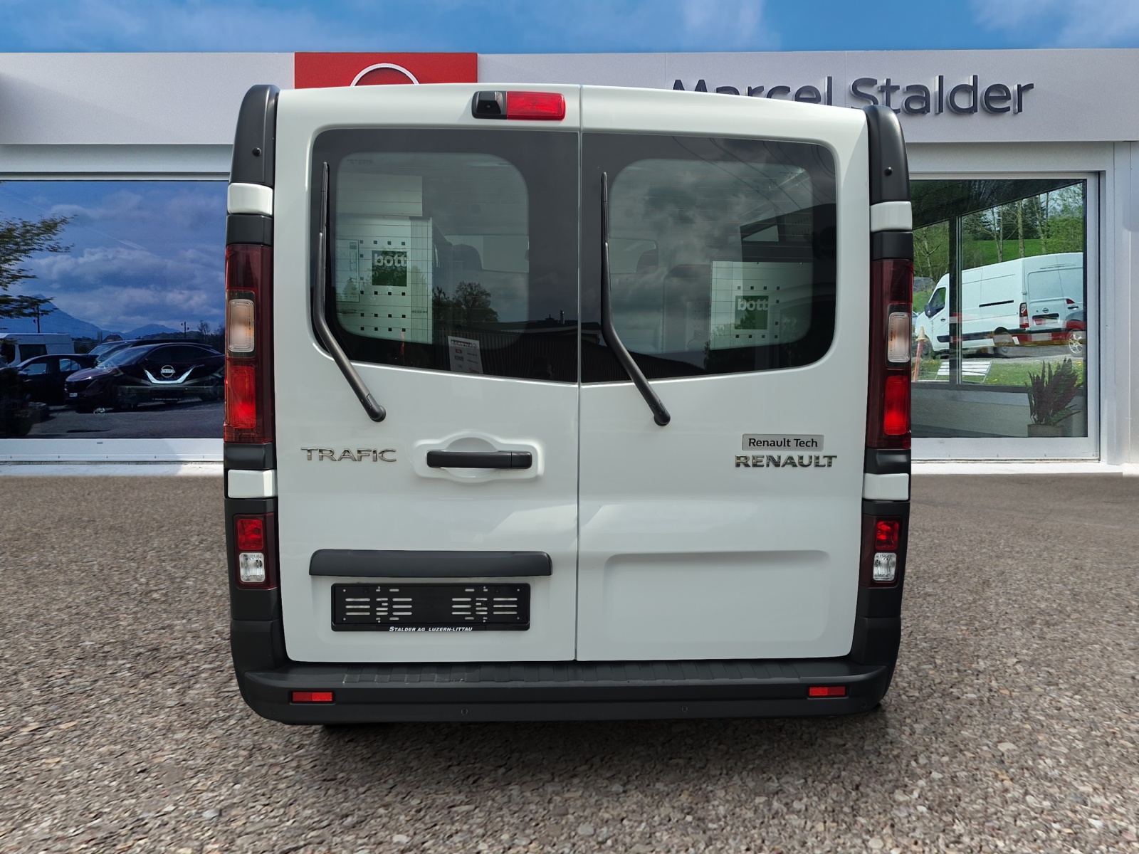 RENAULT Trafic 2.0 Energy dCi 120 3.0t Business L1H1-image-3