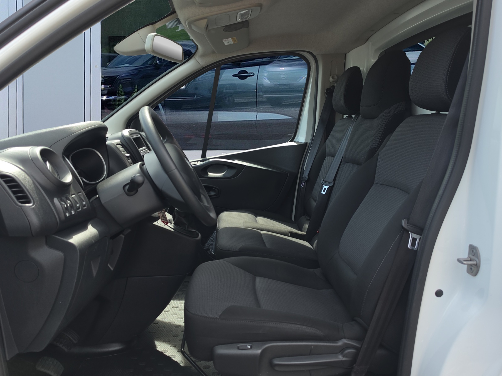 RENAULT Trafic 2.0 Energy dCi 120 3.0t Business L1H1-image-8