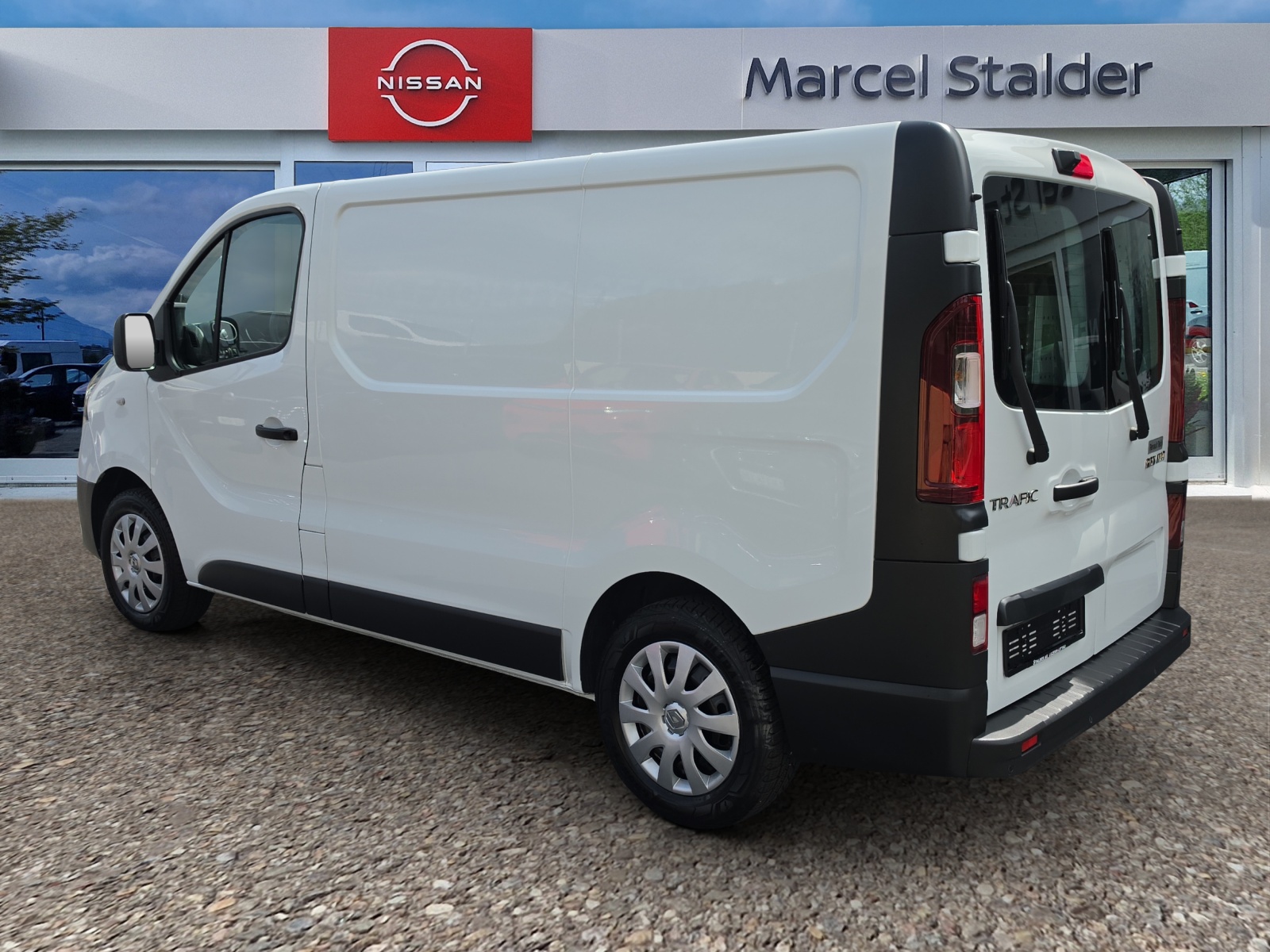 RENAULT Trafic 2.0 Energy dCi 120 3.0t Business L1H1-image-2