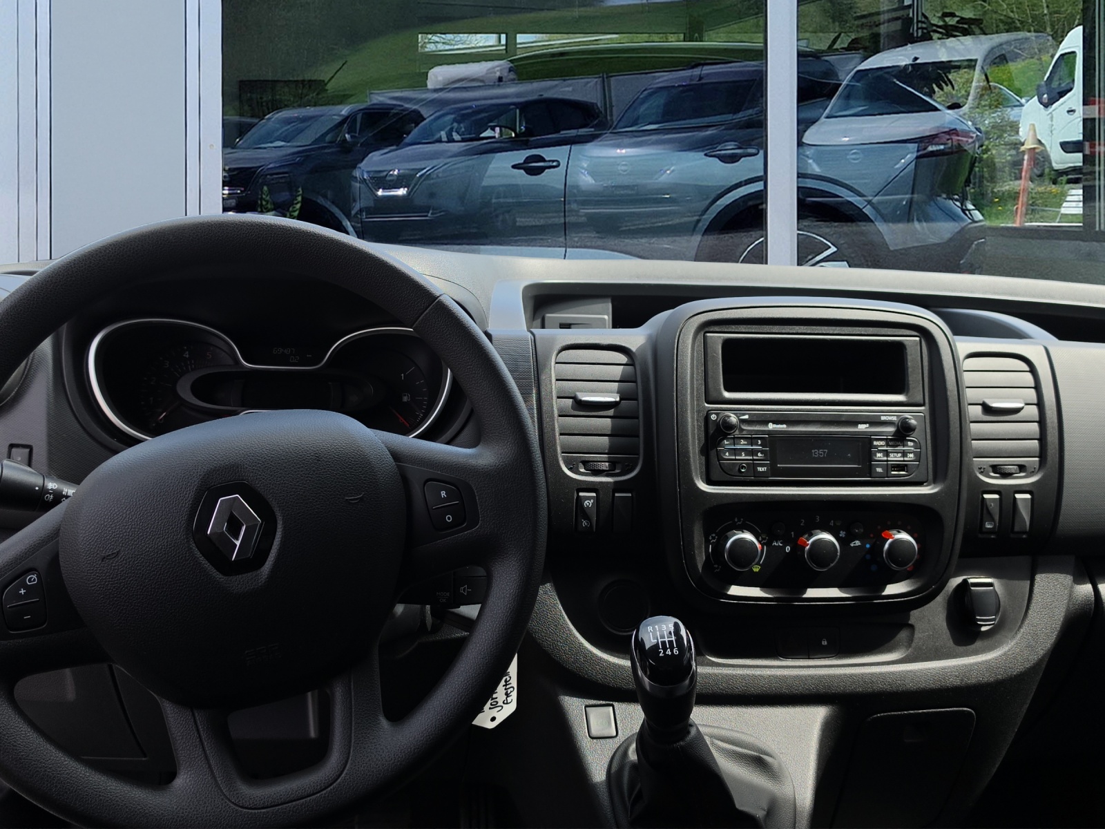 RENAULT Trafic 2.0 Energy dCi 120 3.0t Business L1H1-image-10