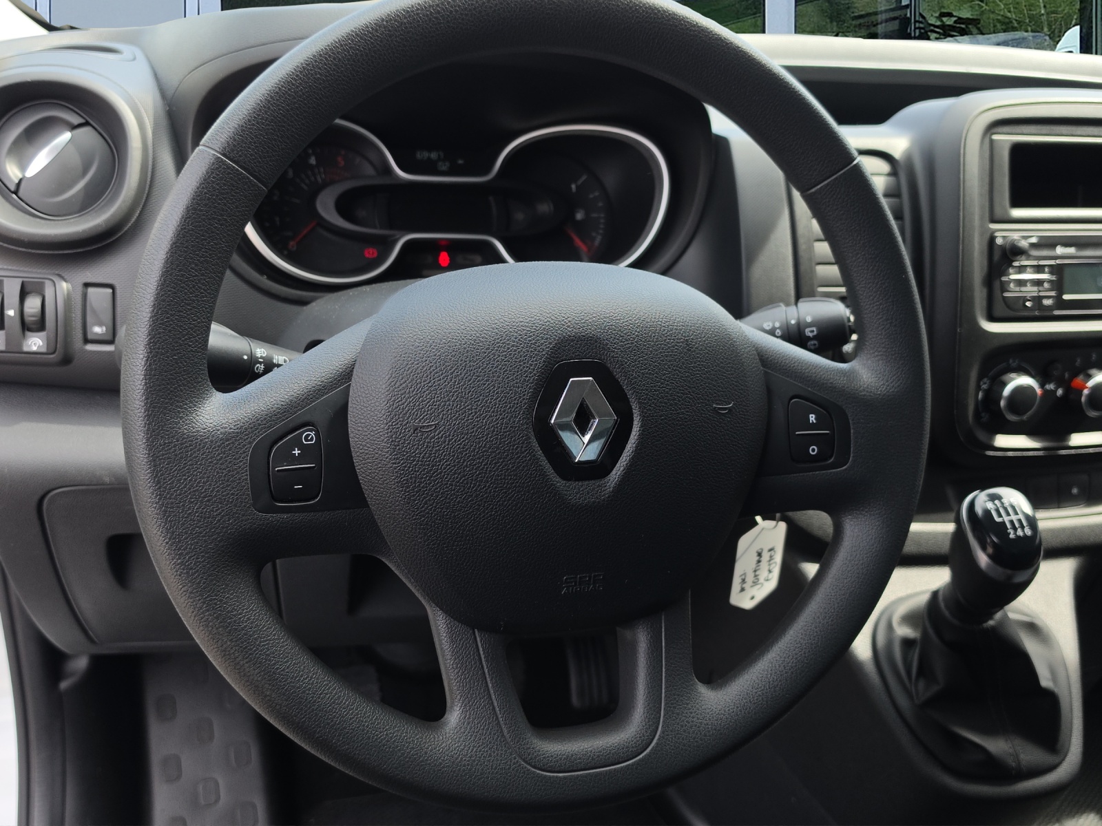 RENAULT Trafic 2.0 Energy dCi 120 3.0t Business L1H1-image-12
