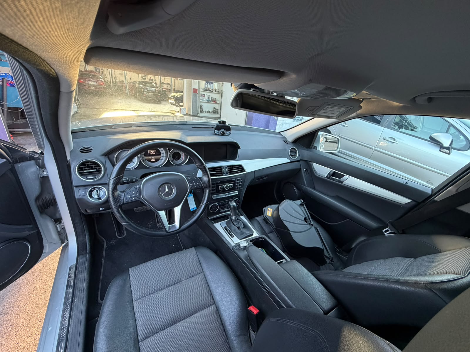 MERCEDES-BENZ C 250 CDI Athletic Edition 4Matic 7G-Tronic-image-12
