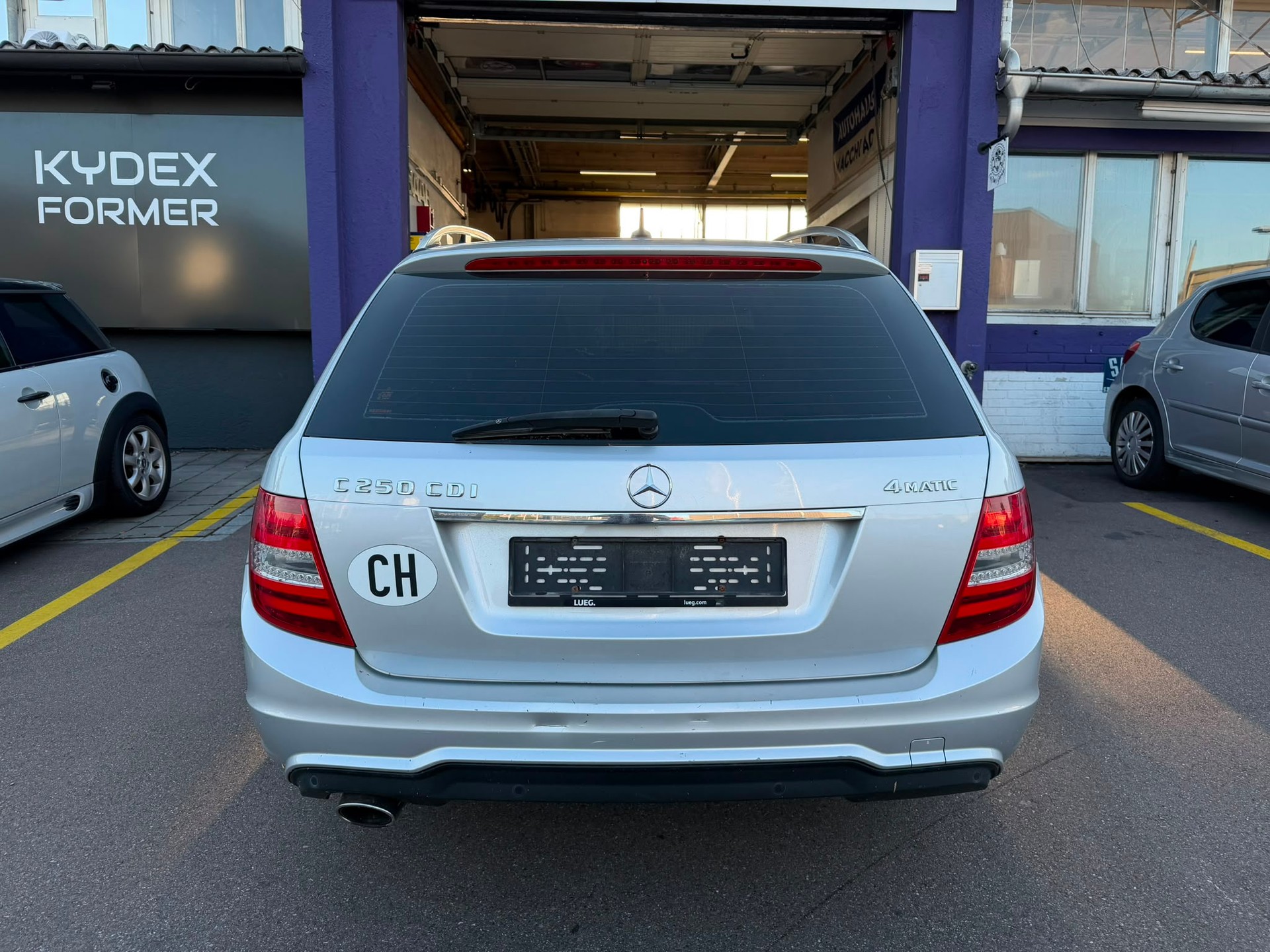 MERCEDES-BENZ C 250 CDI Athletic Edition 4Matic 7G-Tronic-image-4