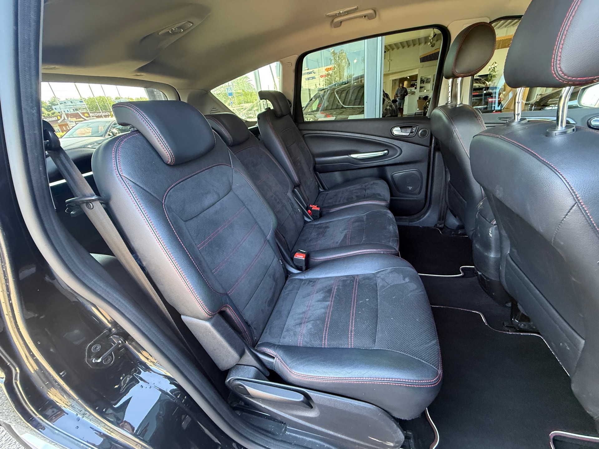 FORD S-Max 2.2 TDCi TitaniumS Automatic-image-16