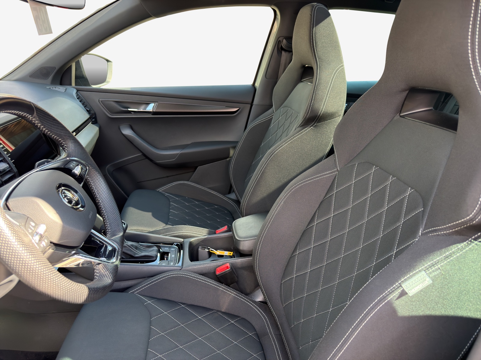SKODA Karoq 2.0 TSI SportLine 4x4 DSG-image-7