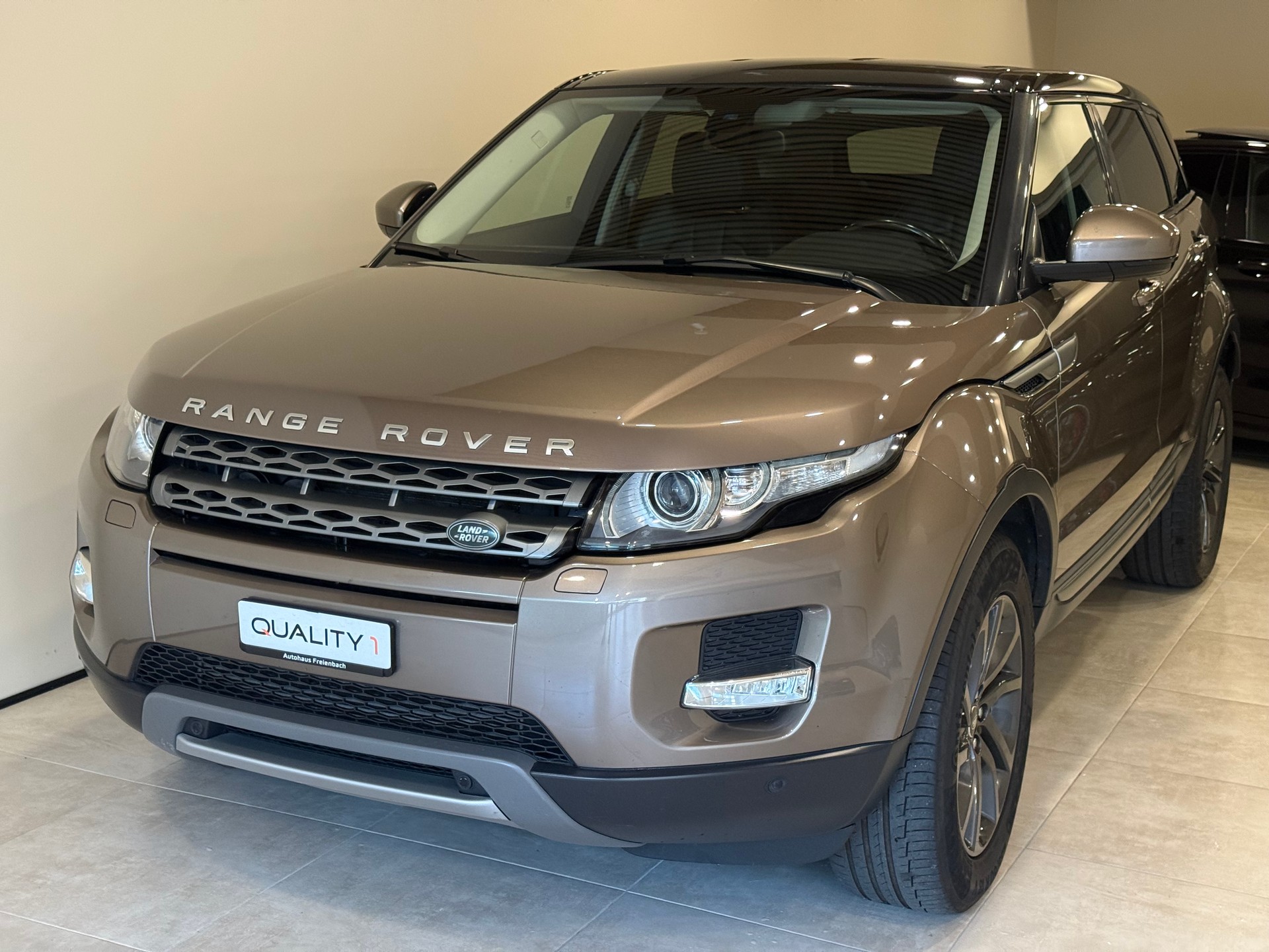 LAND ROVER Range Rover Evoque 2.2 TD4 Pure AT9-image-0