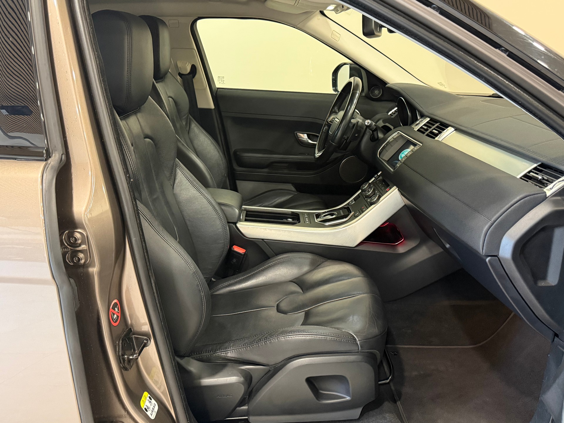 LAND ROVER Range Rover Evoque 2.2 TD4 Pure AT9-image-8
