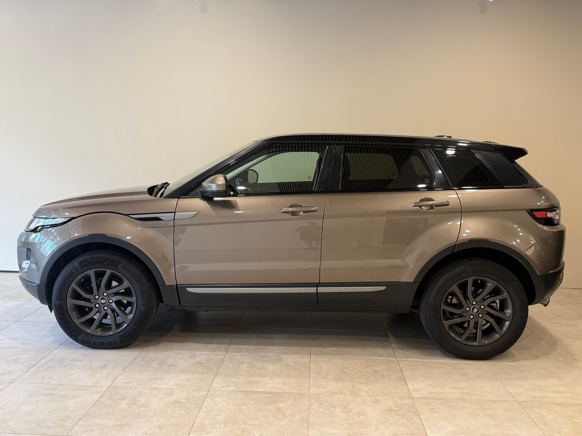 LAND ROVER Range Rover Evoque 2.2 TD4 Pure AT9-image-2