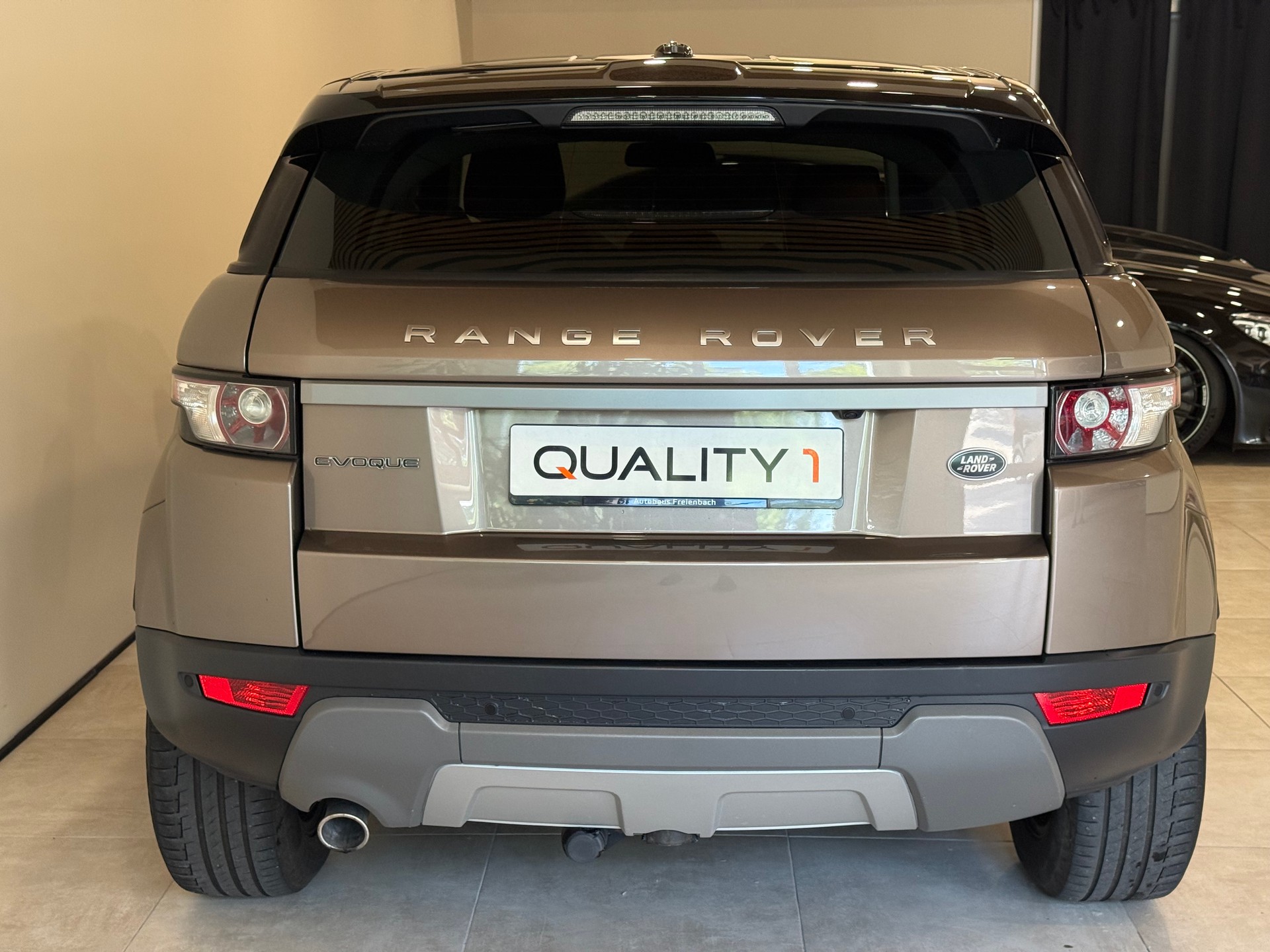 LAND ROVER Range Rover Evoque 2.2 TD4 Pure AT9-image-3