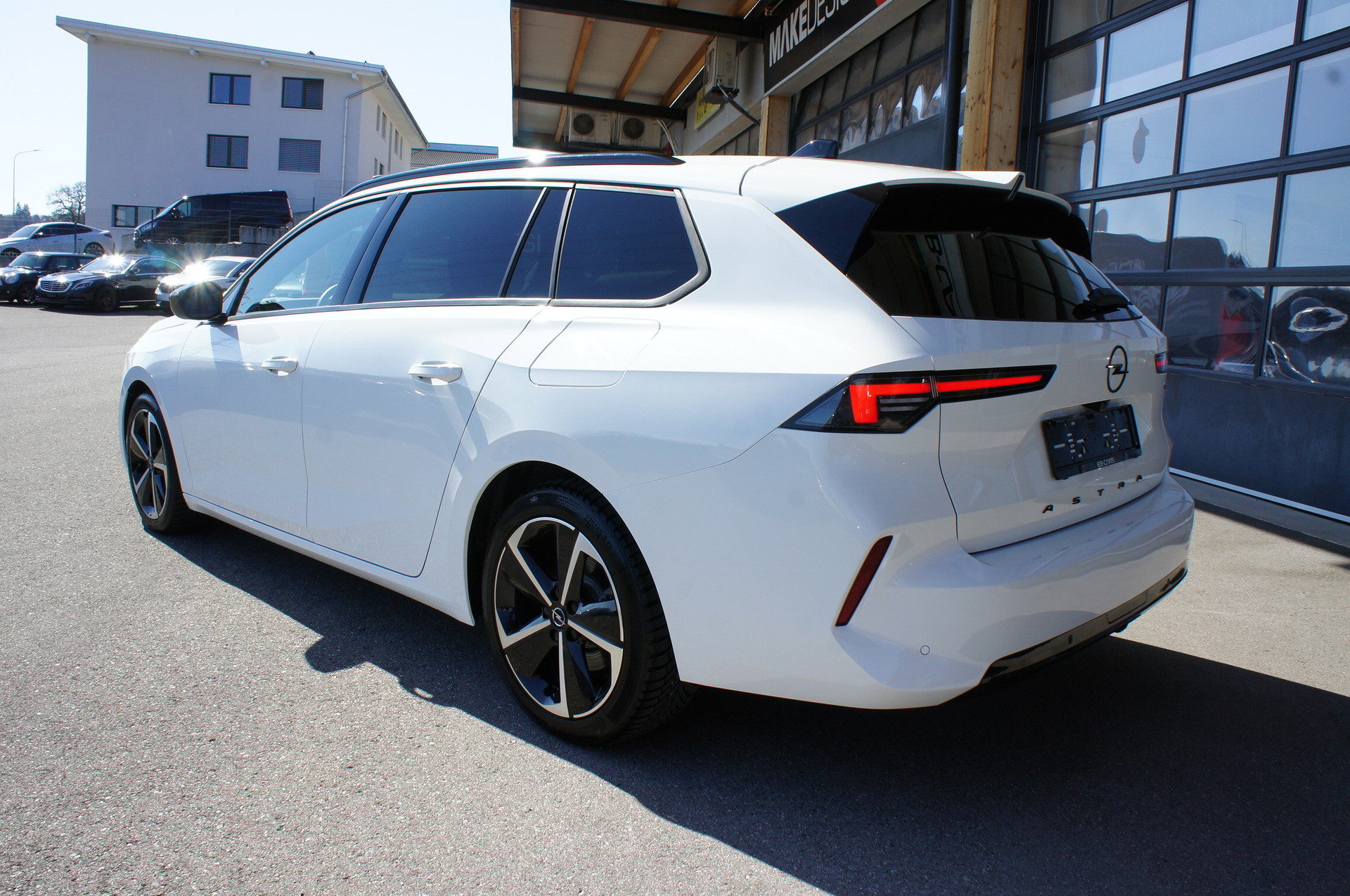 OPEL Astra Sports Tourer 1.6 PHEV Turbo GS A-image-2