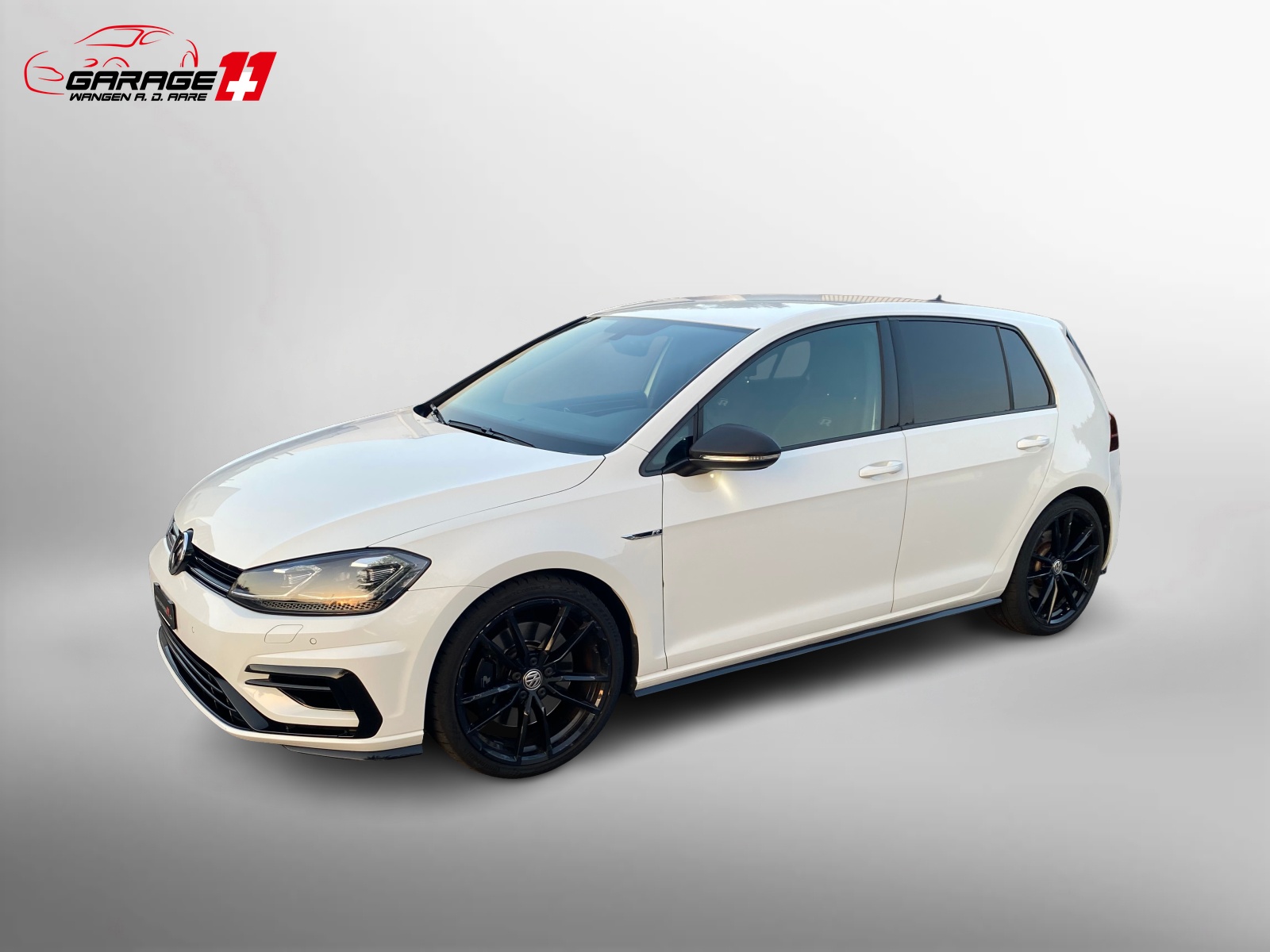 VW Golf 2.0 TSI R 4Motion-image-1
