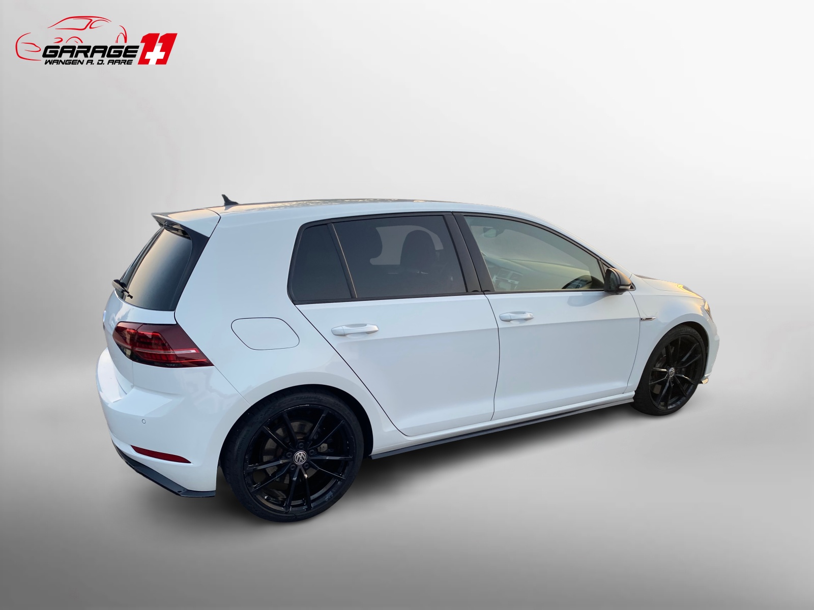 VW Golf 2.0 TSI R 4Motion-image-8