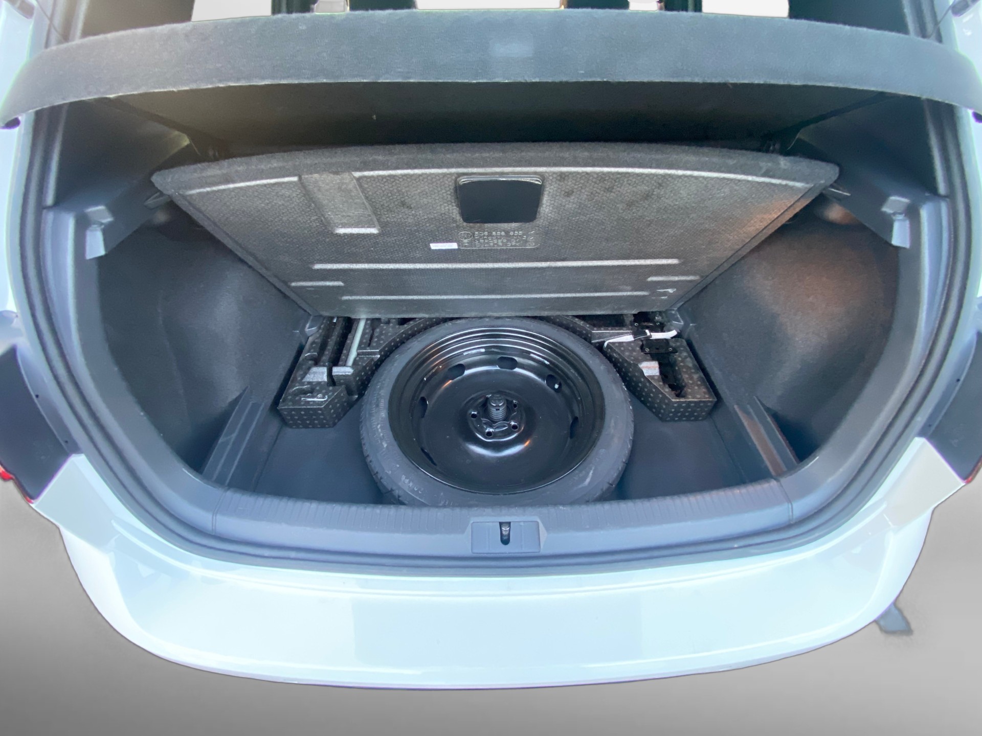 VW Golf 2.0 TSI R 4Motion-image-17