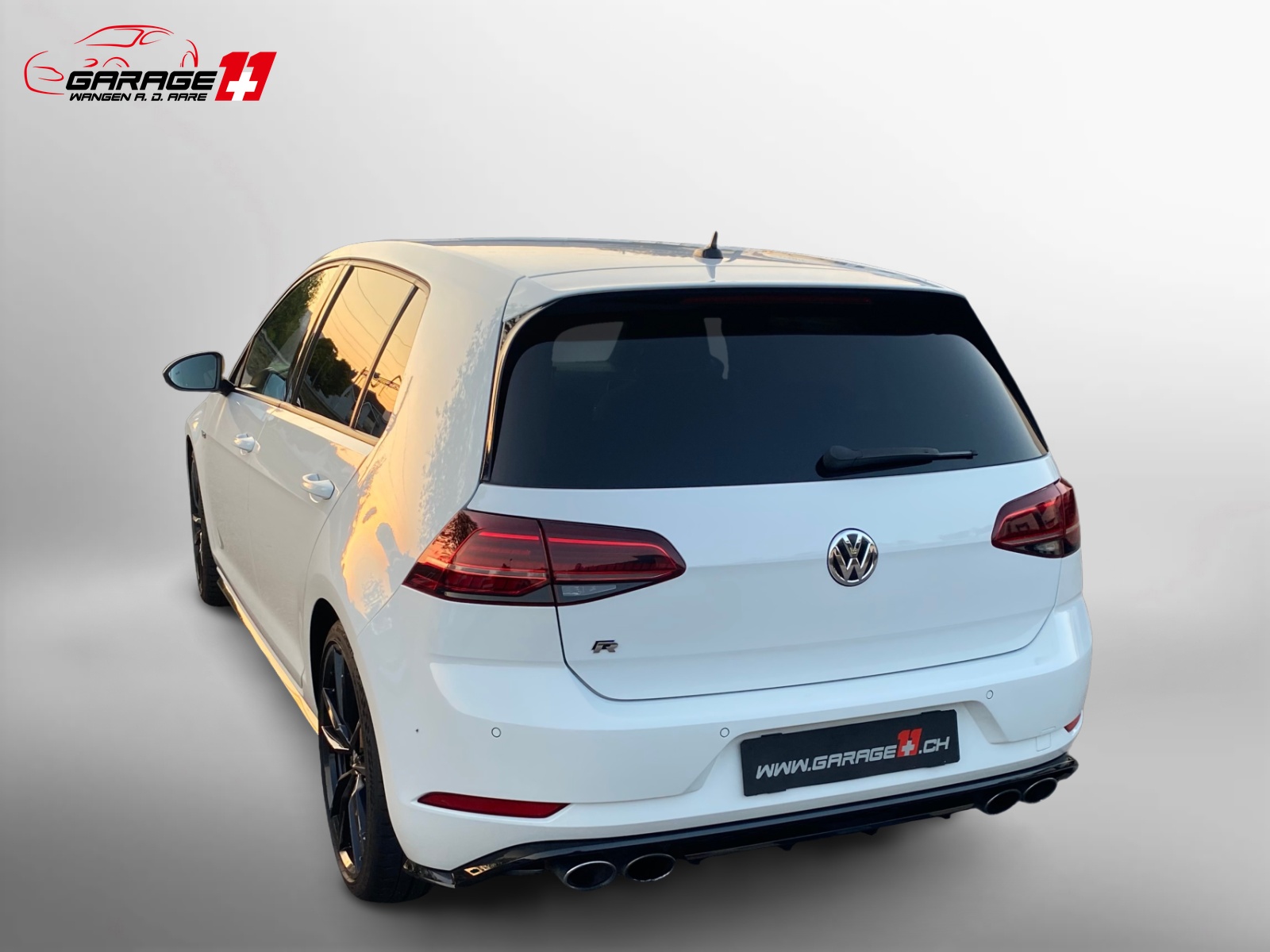 VW Golf 2.0 TSI R 4Motion-image-4
