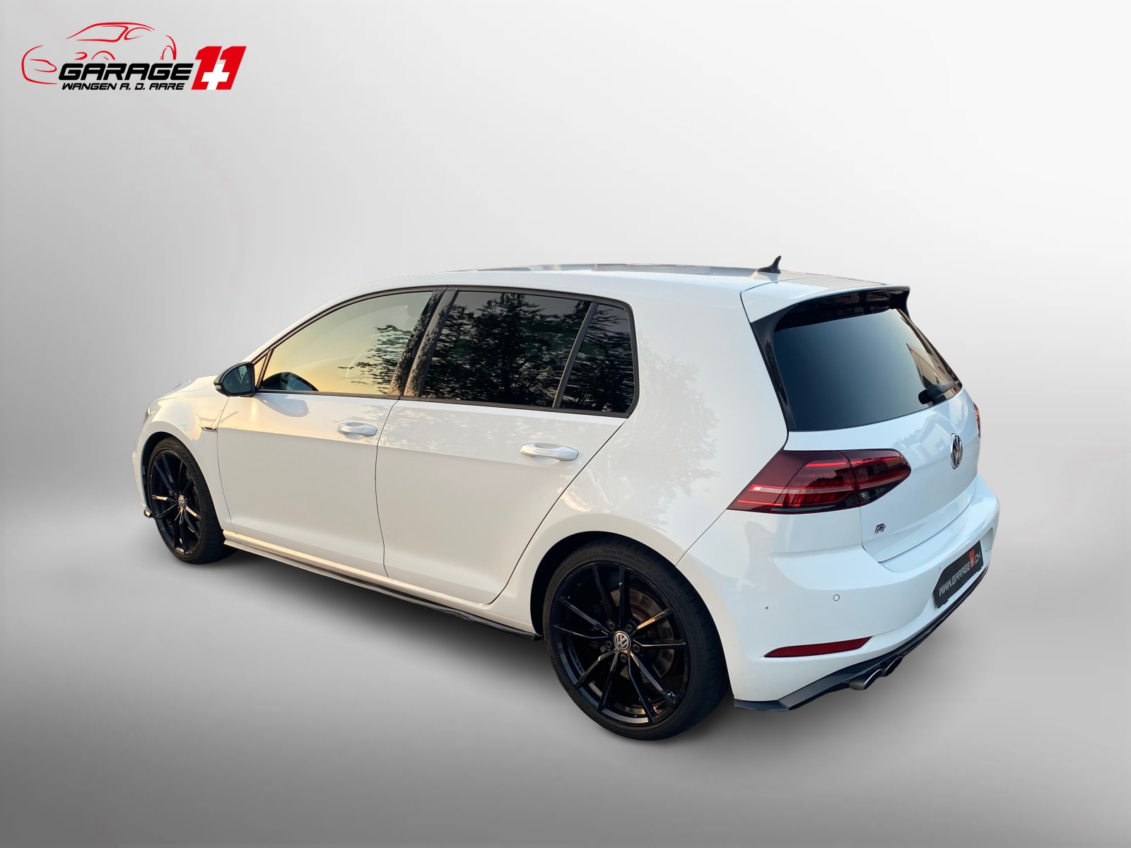 VW Golf 2.0 TSI R 4Motion-image-3