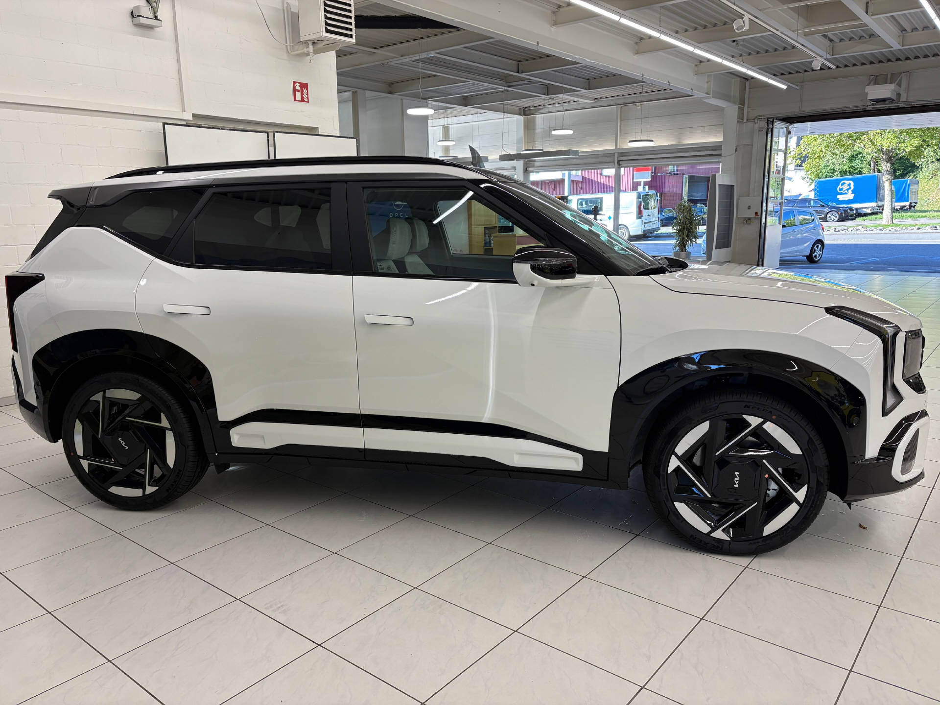 KIA Seltos 1.6 T-GDi GT-Line-image-3