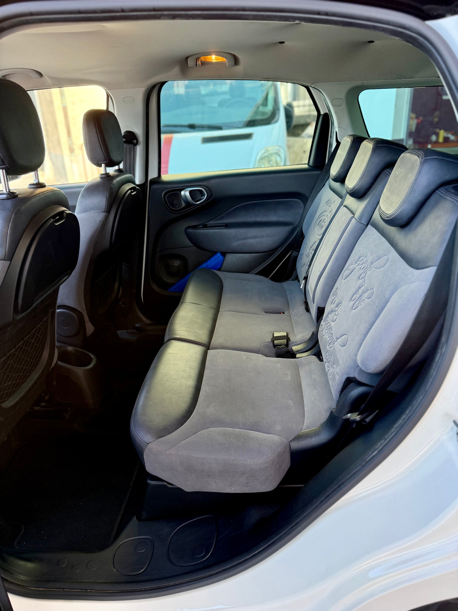 FIAT 500L Living 1.6 JTD Lounge-image-13