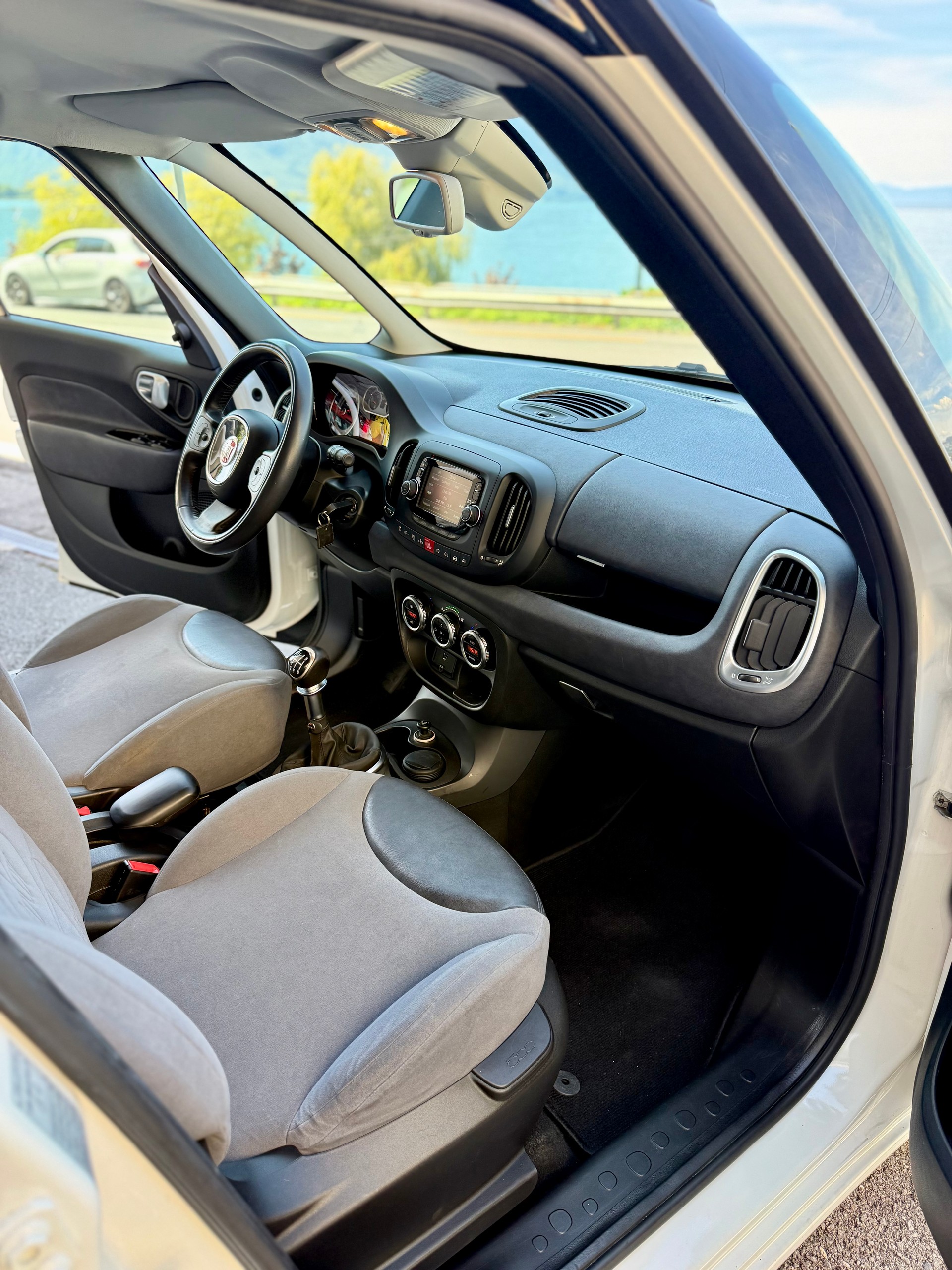 FIAT 500L Living 1.6 JTD Lounge-image-9