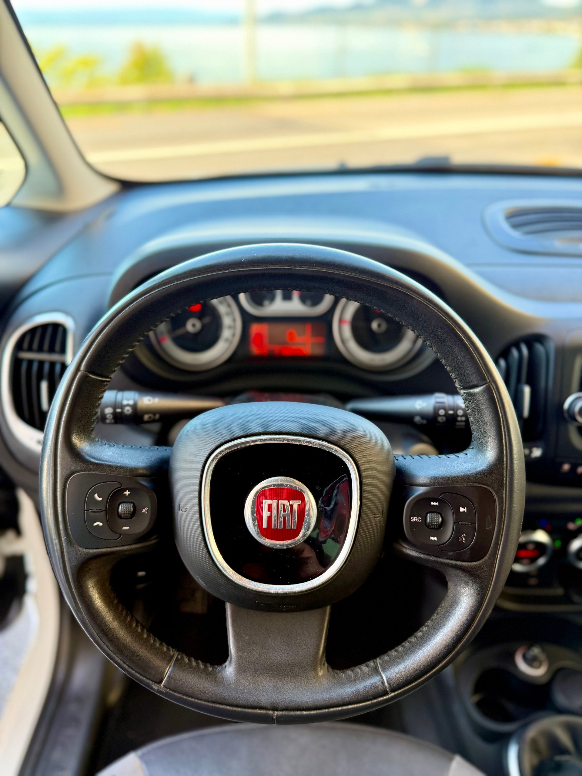 FIAT 500L Living 1.6 JTD Lounge-image-11