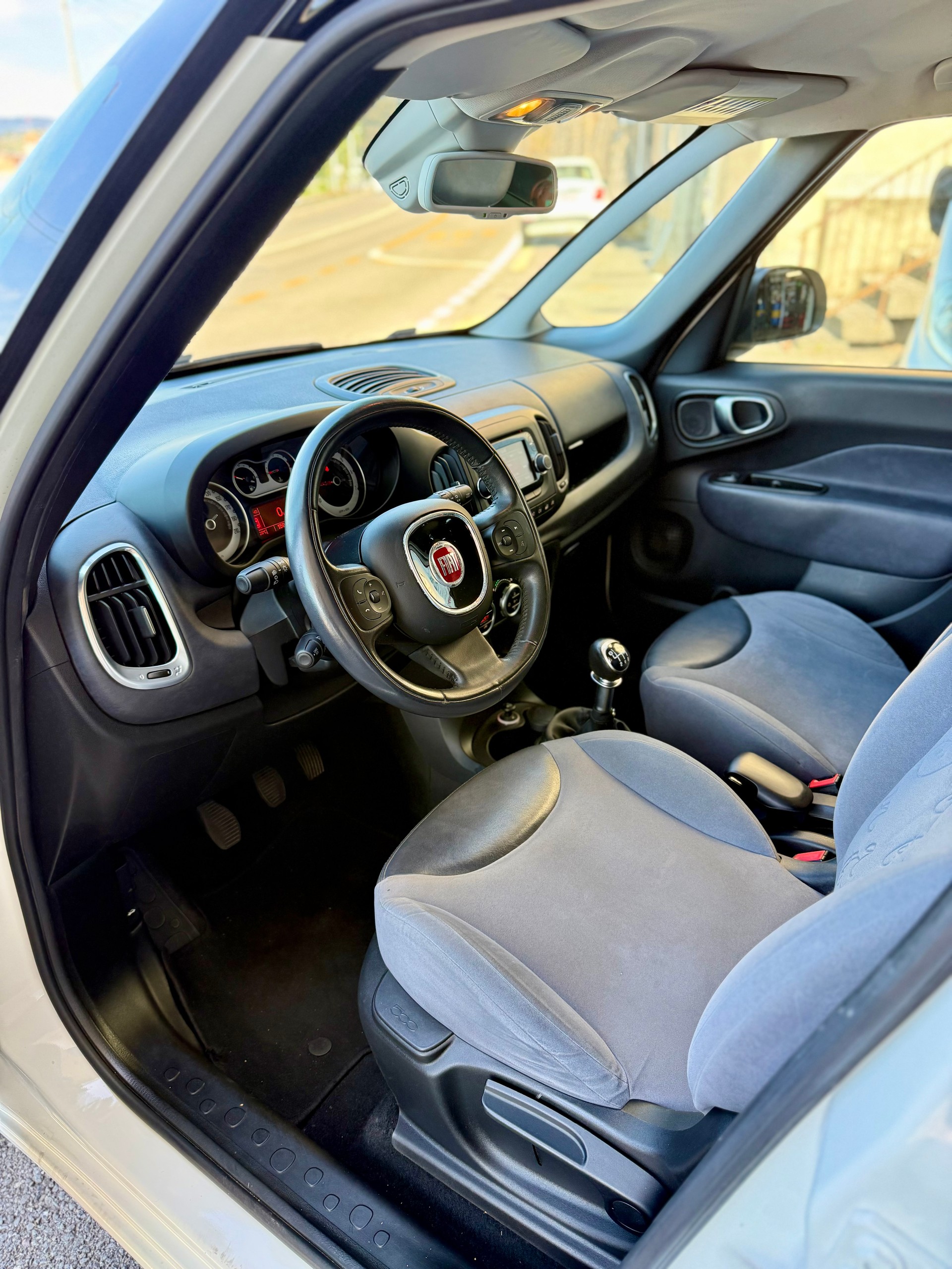 FIAT 500L Living 1.6 JTD Lounge-image-8