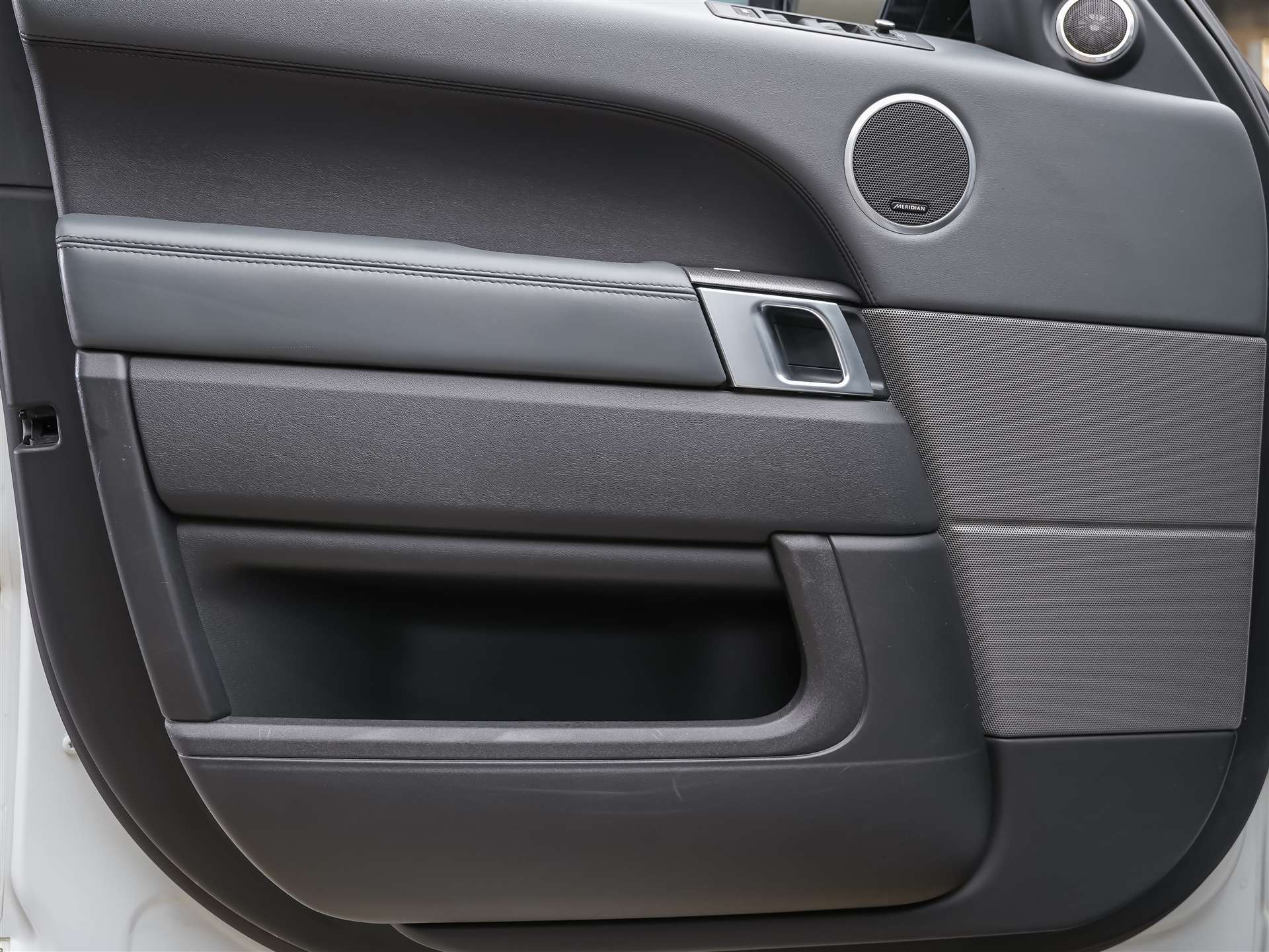 LAND ROVER Range Rover Sport 4.4 SDV8 HSE *Panorama*Merdian Soundsystem*Softclose*-image-25