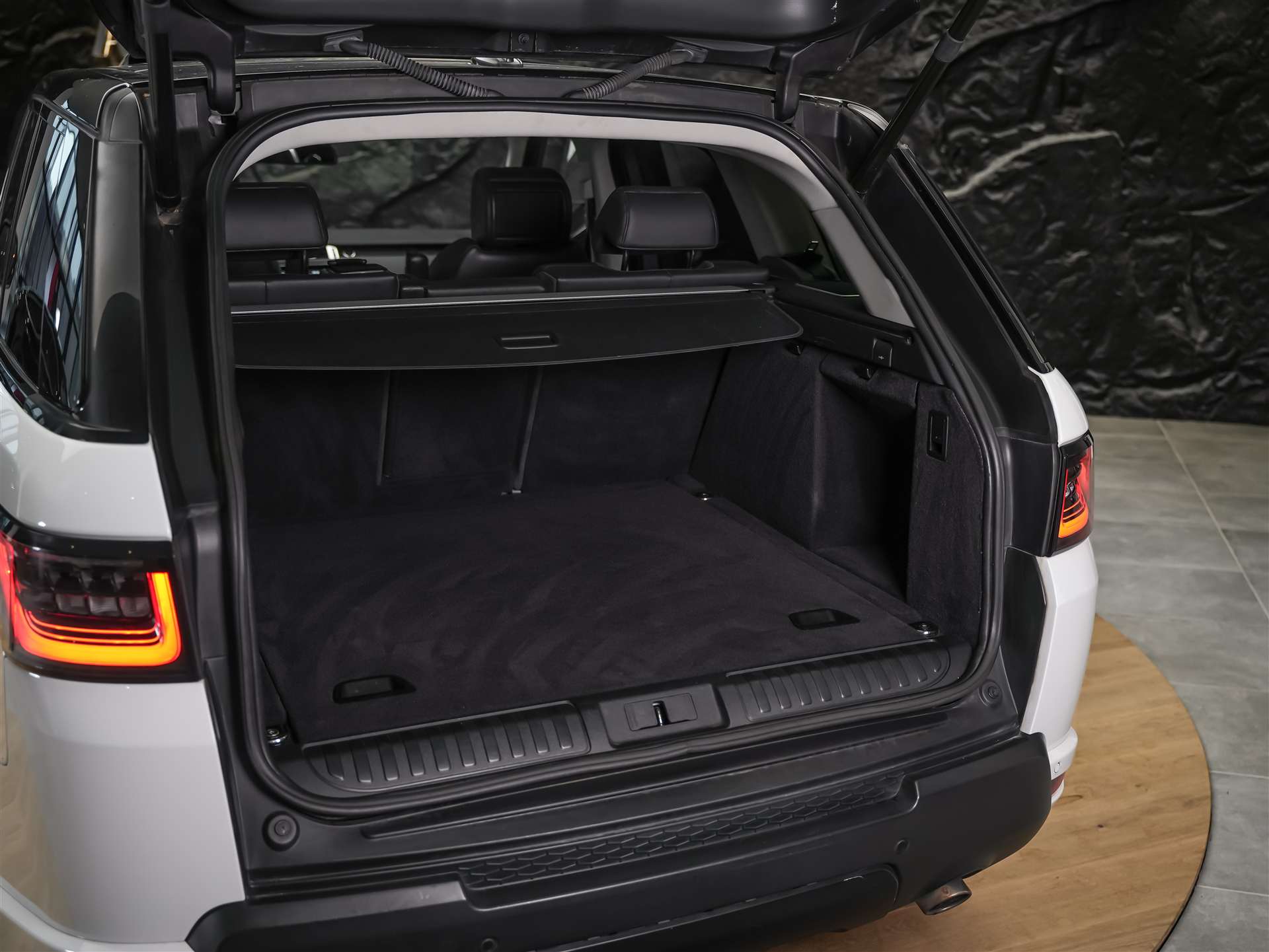 LAND ROVER Range Rover Sport 4.4 SDV8 HSE *Panorama*Merdian Soundsystem*Softclose*-image-42
