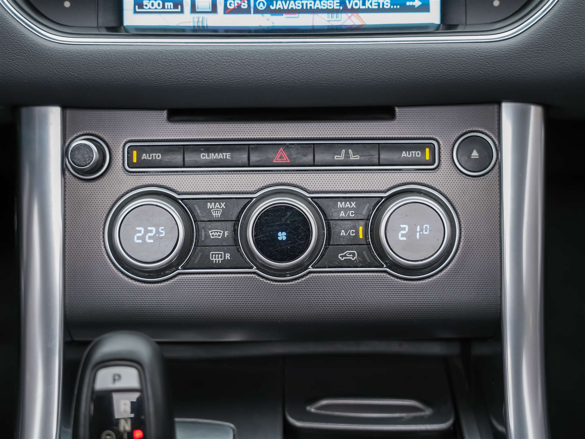 LAND ROVER Range Rover Sport 4.4 SDV8 HSE *Panorama*Merdian Soundsystem*Softclose*-image-24