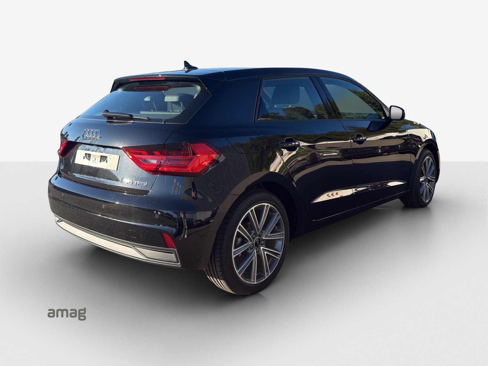 AUDI A1 Sportback 30 TFSI Attraction S-tronic-image-4