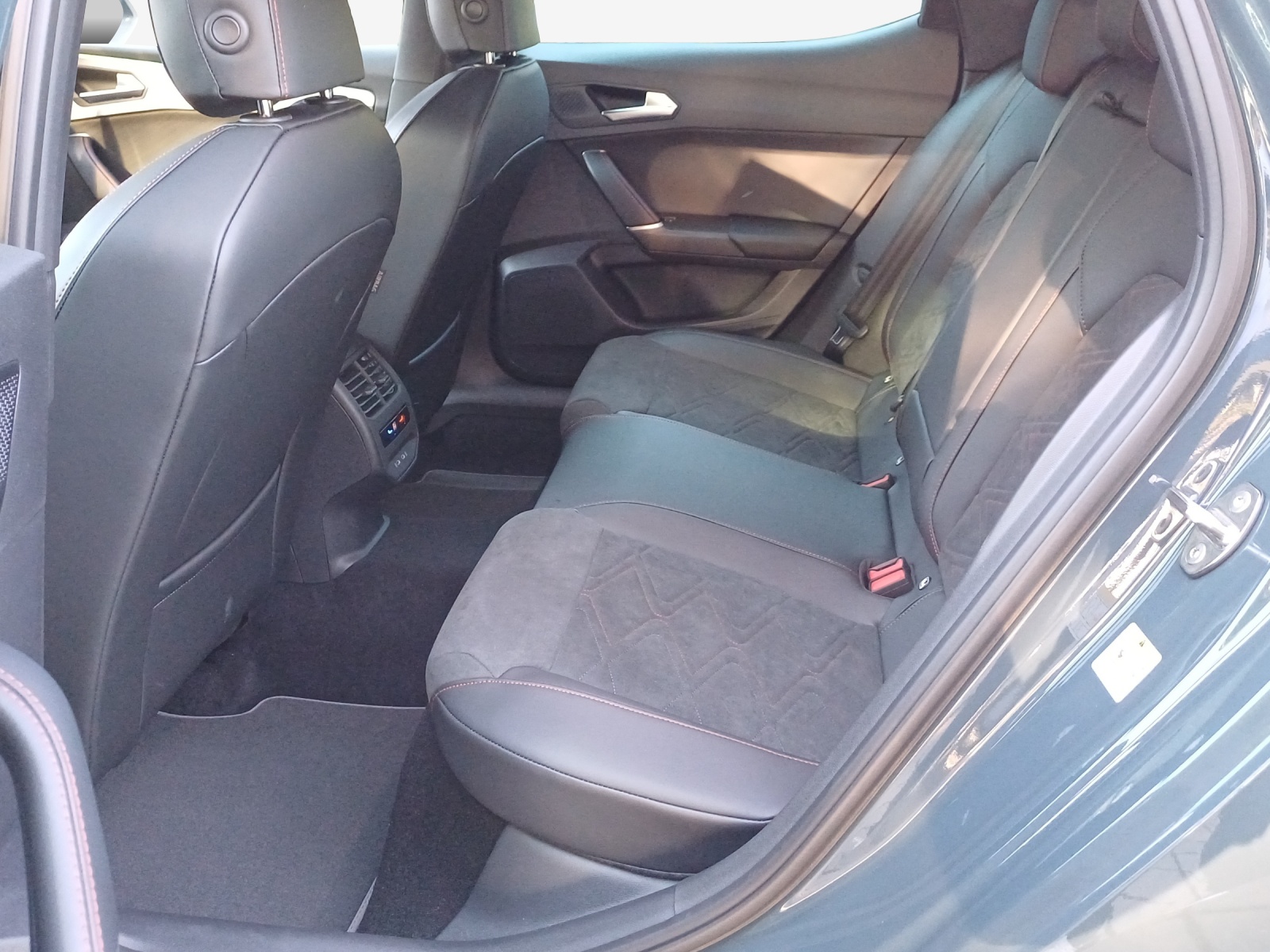 SEAT SEAT LEON MOVE FR e-HYBRID-image-11