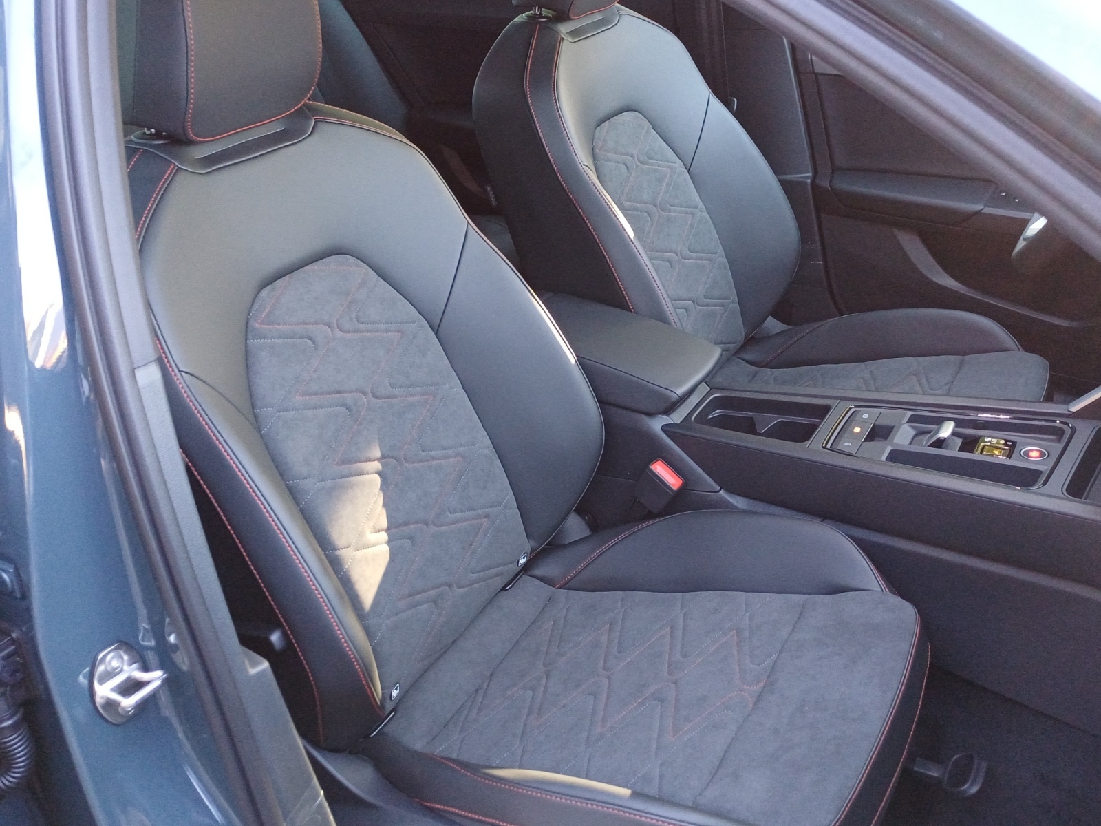 SEAT SEAT LEON MOVE FR e-HYBRID-image-15