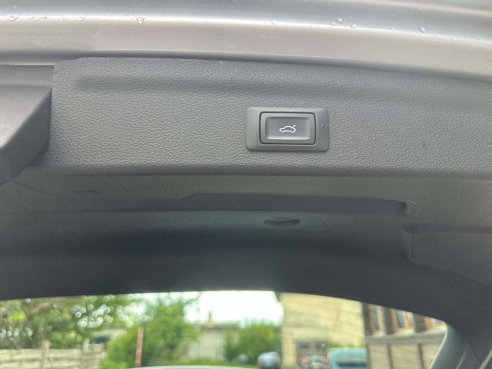 AUDI Q3 40 TFSI advanced quattro S-tronic-image-12