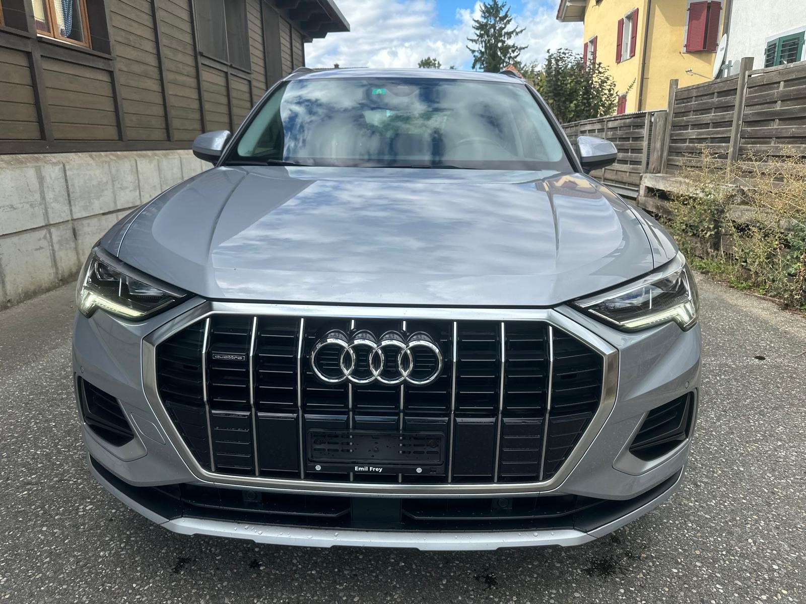 AUDI Q3 40 TFSI advanced quattro S-tronic-image-5