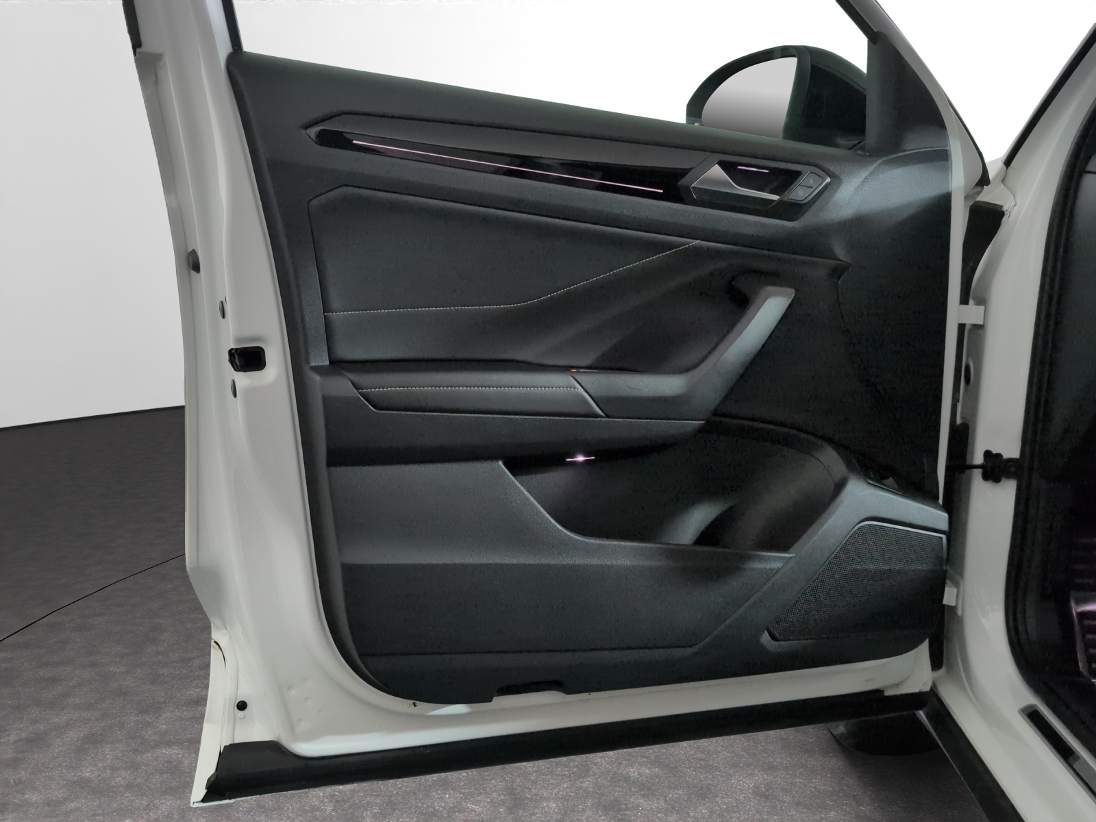 VW T-Roc 2.0 TSI R-Line DSG 4Motion-image-13
