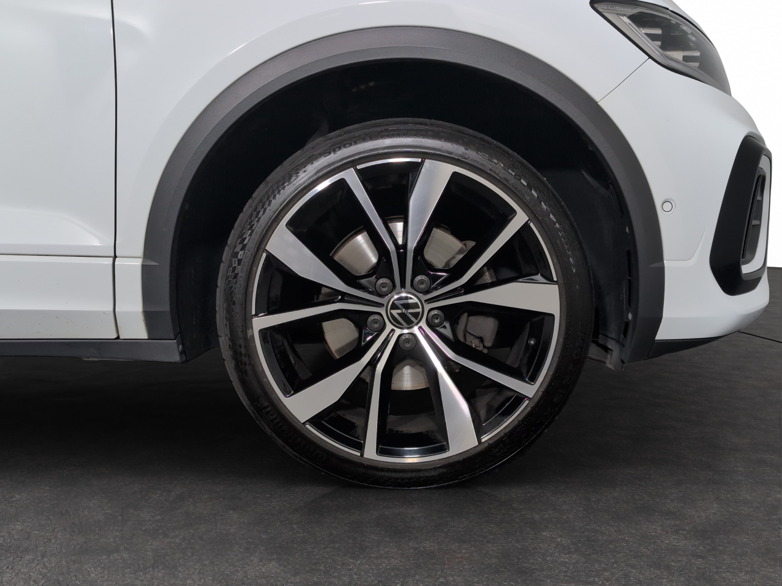 VW T-Roc 2.0 TSI R-Line DSG 4Motion-image-4