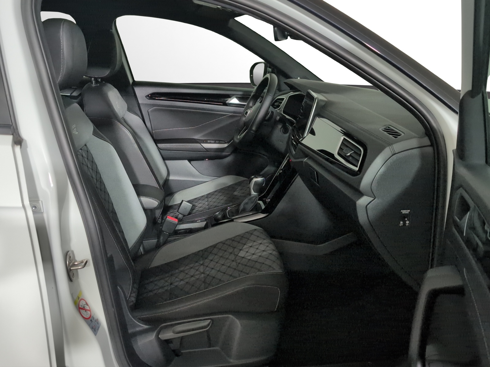 VW T-Roc 2.0 TSI R-Line DSG 4Motion-image-6