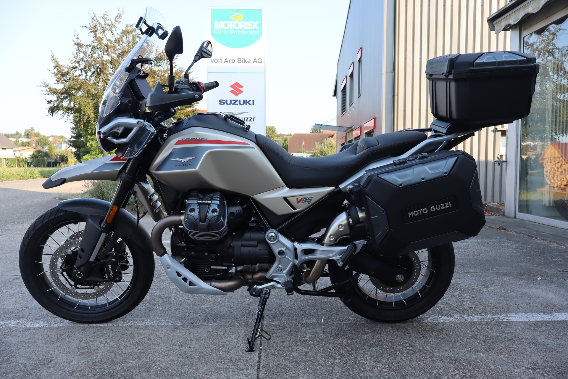 MOTO GUZZI V85 TT Travel E5+-showroom-element-3