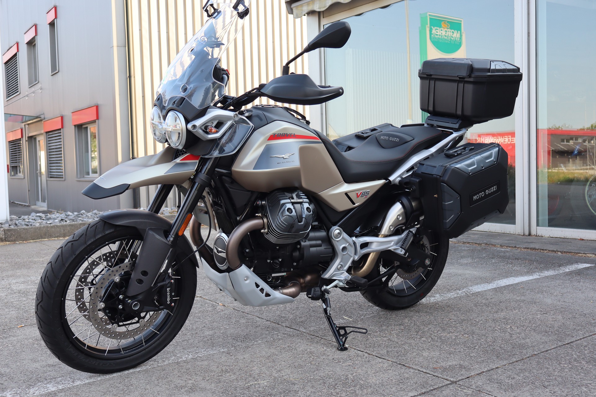 MOTO GUZZI V85 TT Travel E5+-image-4