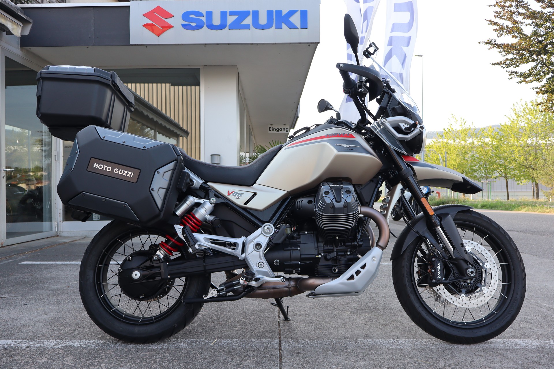 MOTO GUZZI V85 TT Travel E5+
