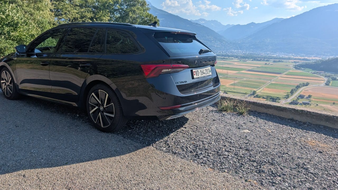 SKODA SportLine-image-2