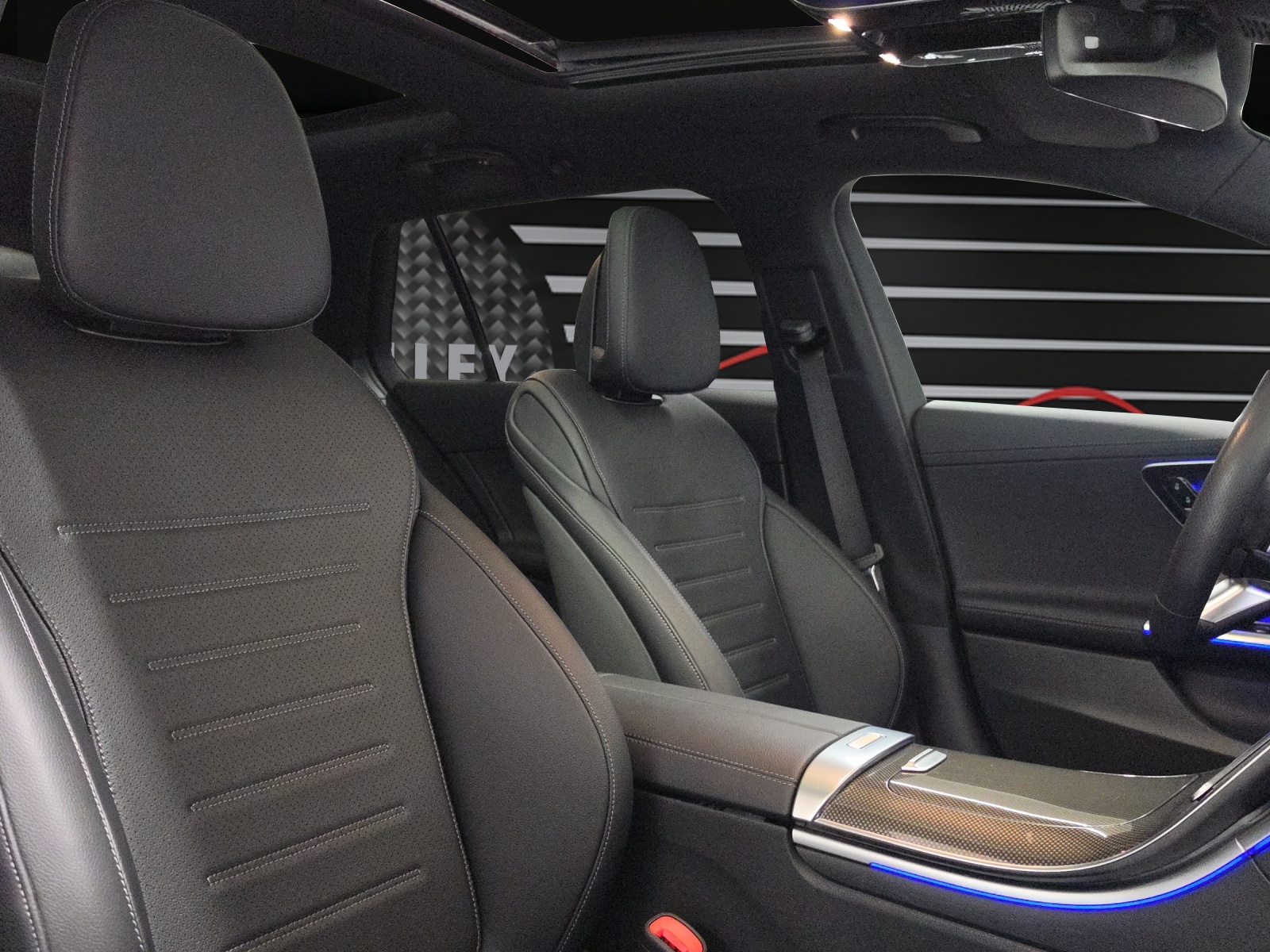 MERCEDES-BENZ C 200 4Matic AMG Line Premium Break-image-9