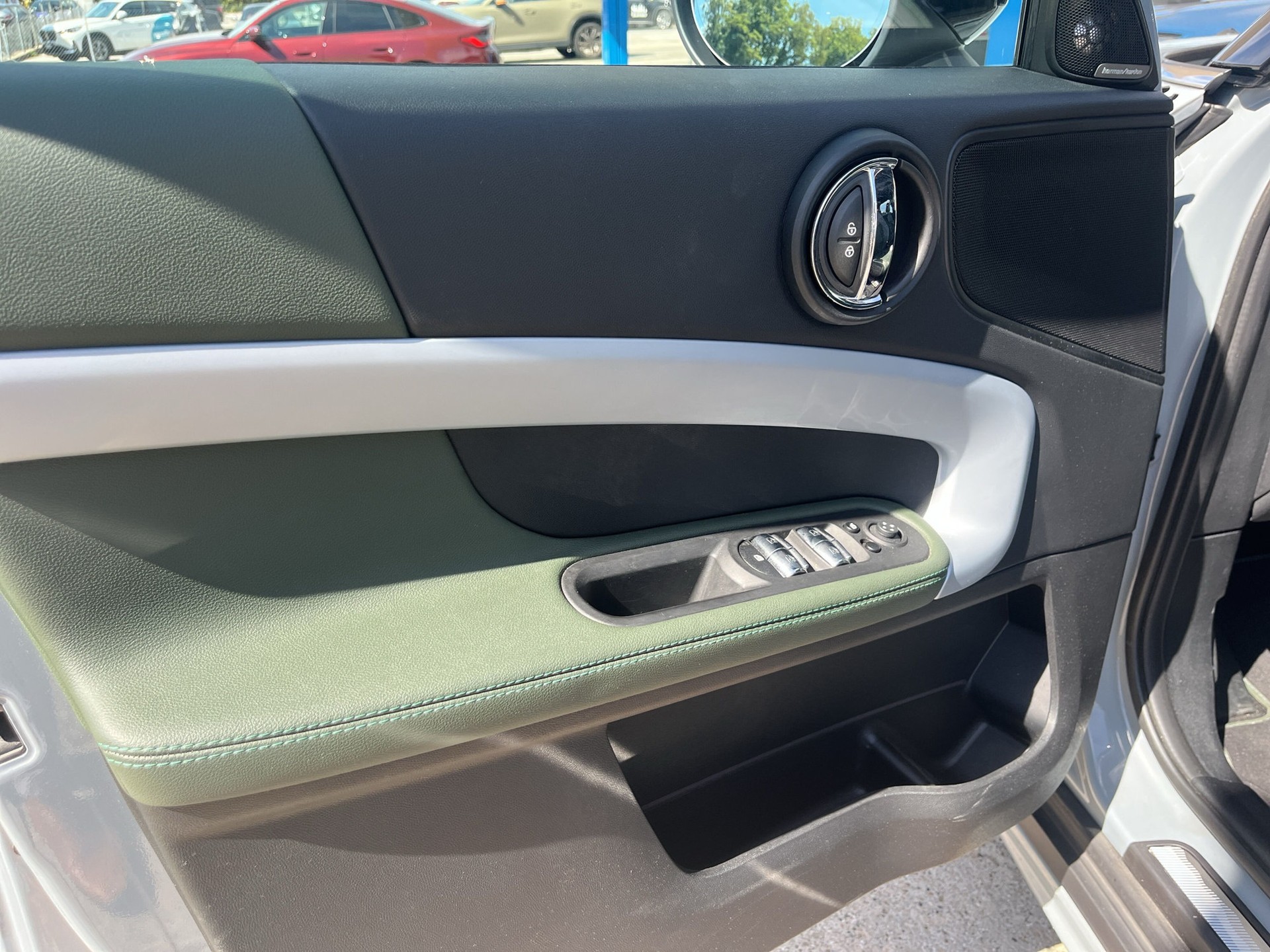 MINI Countryman Cooper S Highland Edition ALL4 Steptronic-image-16