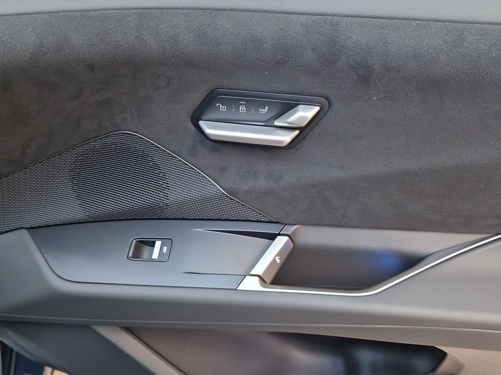 BMW iX3 50 xDrive M Sport Pro-image-18