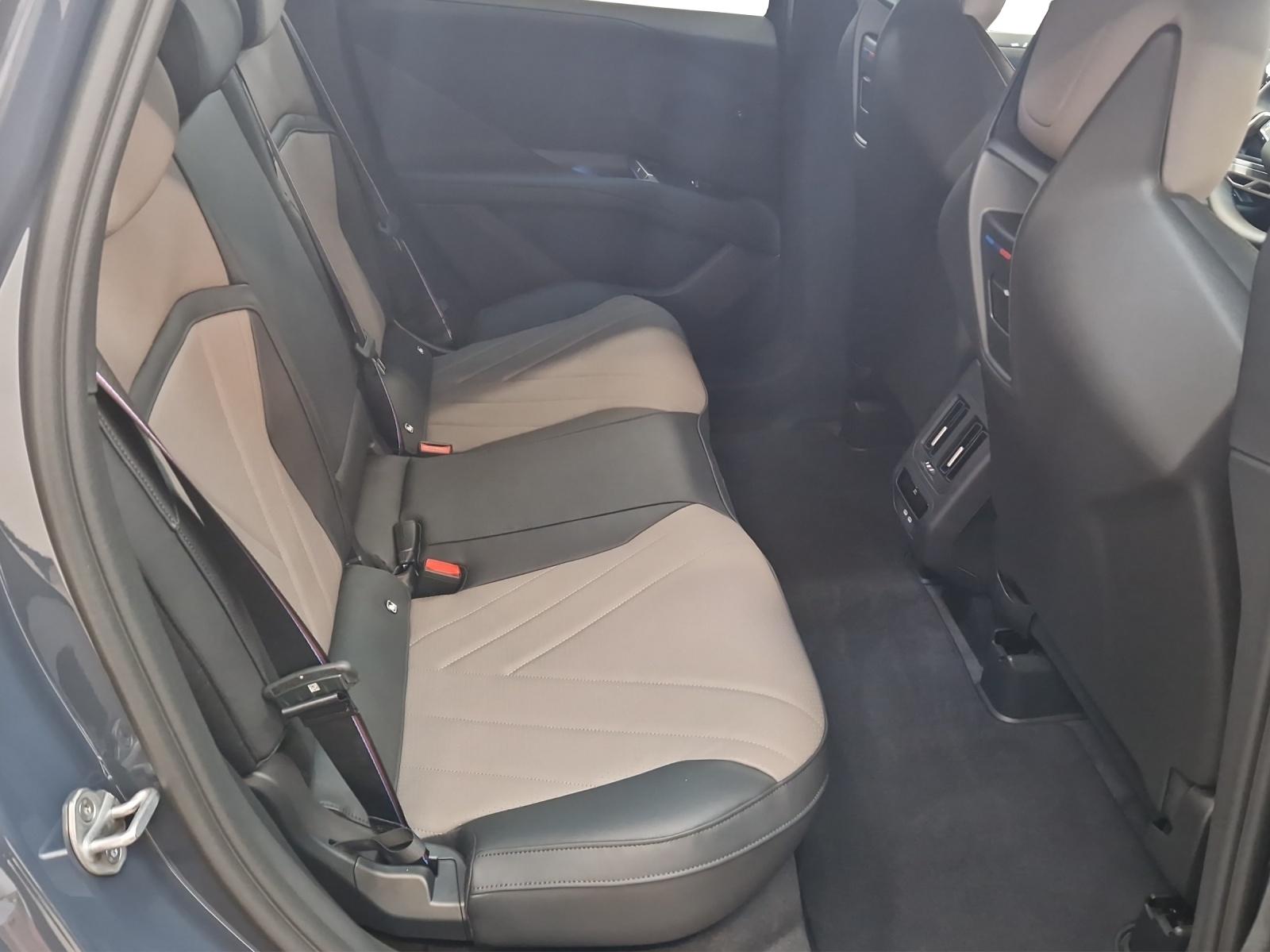 BMW iX3 50 xDrive M Sport Pro-image-19